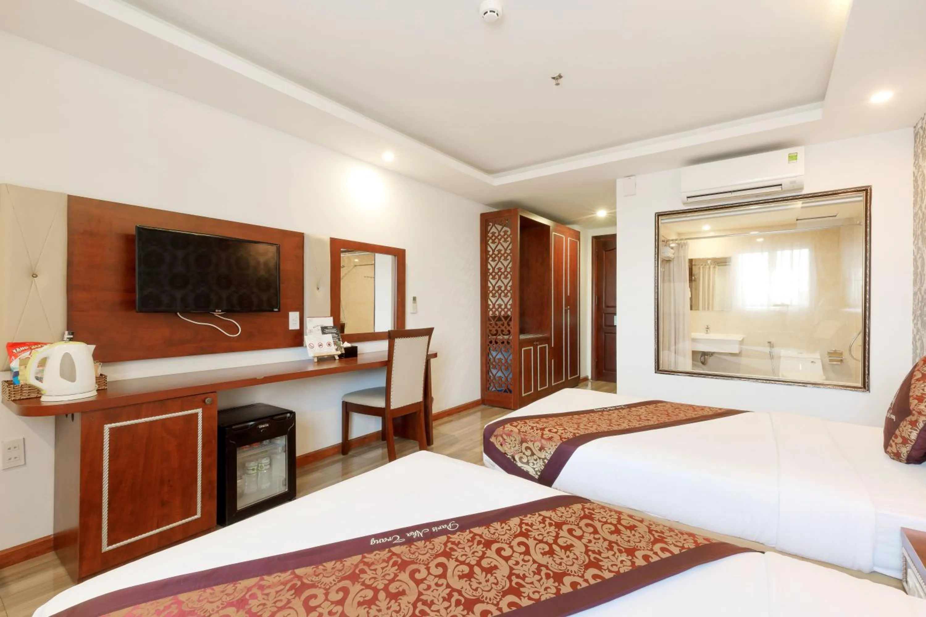 TV and multimedia, Bed in Paris Luxury Hotel & Apartment Nha Trang