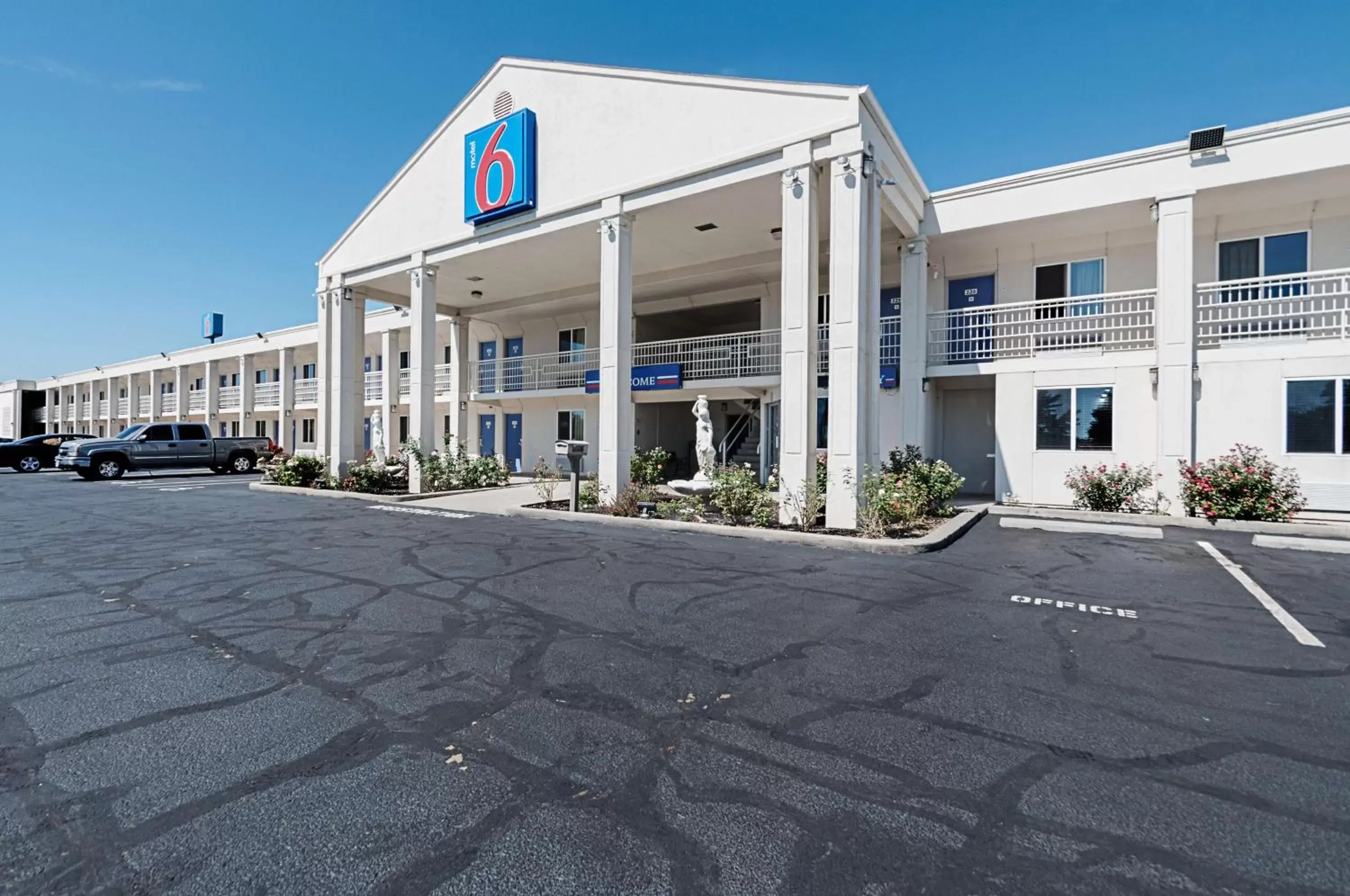 Property Building in Motel 6-Martinsburg, WV