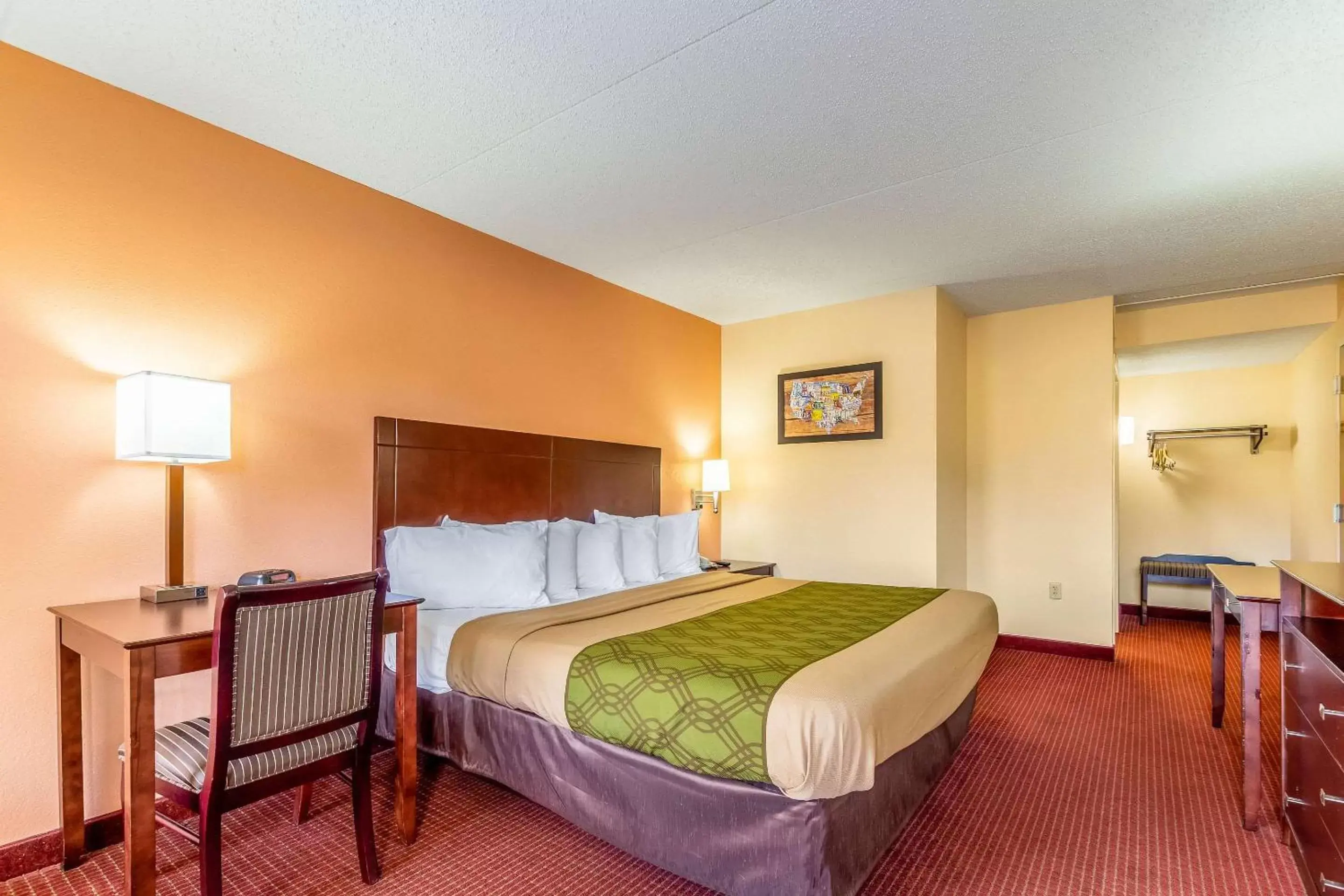 Photo of the whole room, Bed in Econo Lodge - Rocky Top
