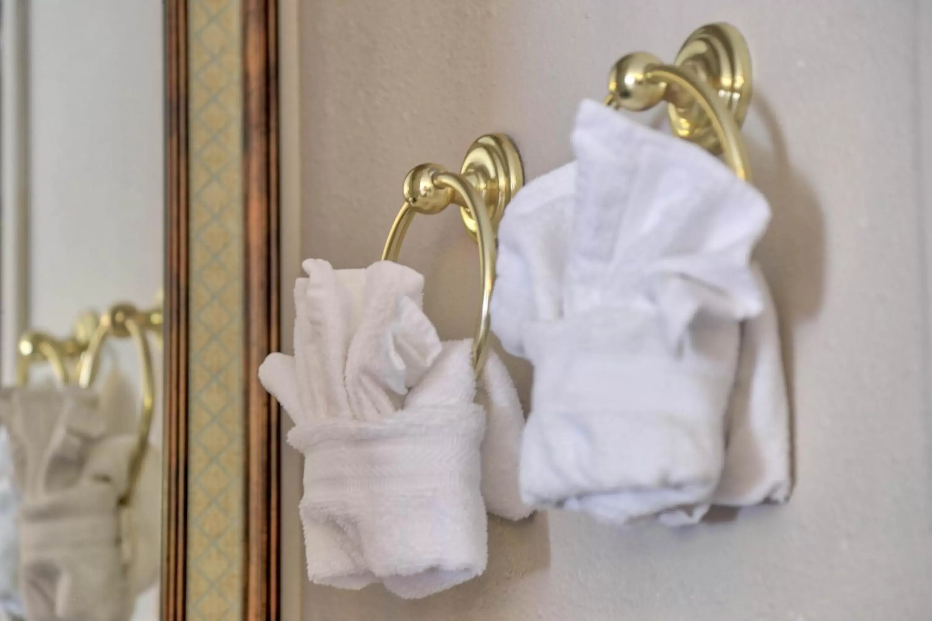 towels, Bathroom in Destiny Palms Hotel Maingate West