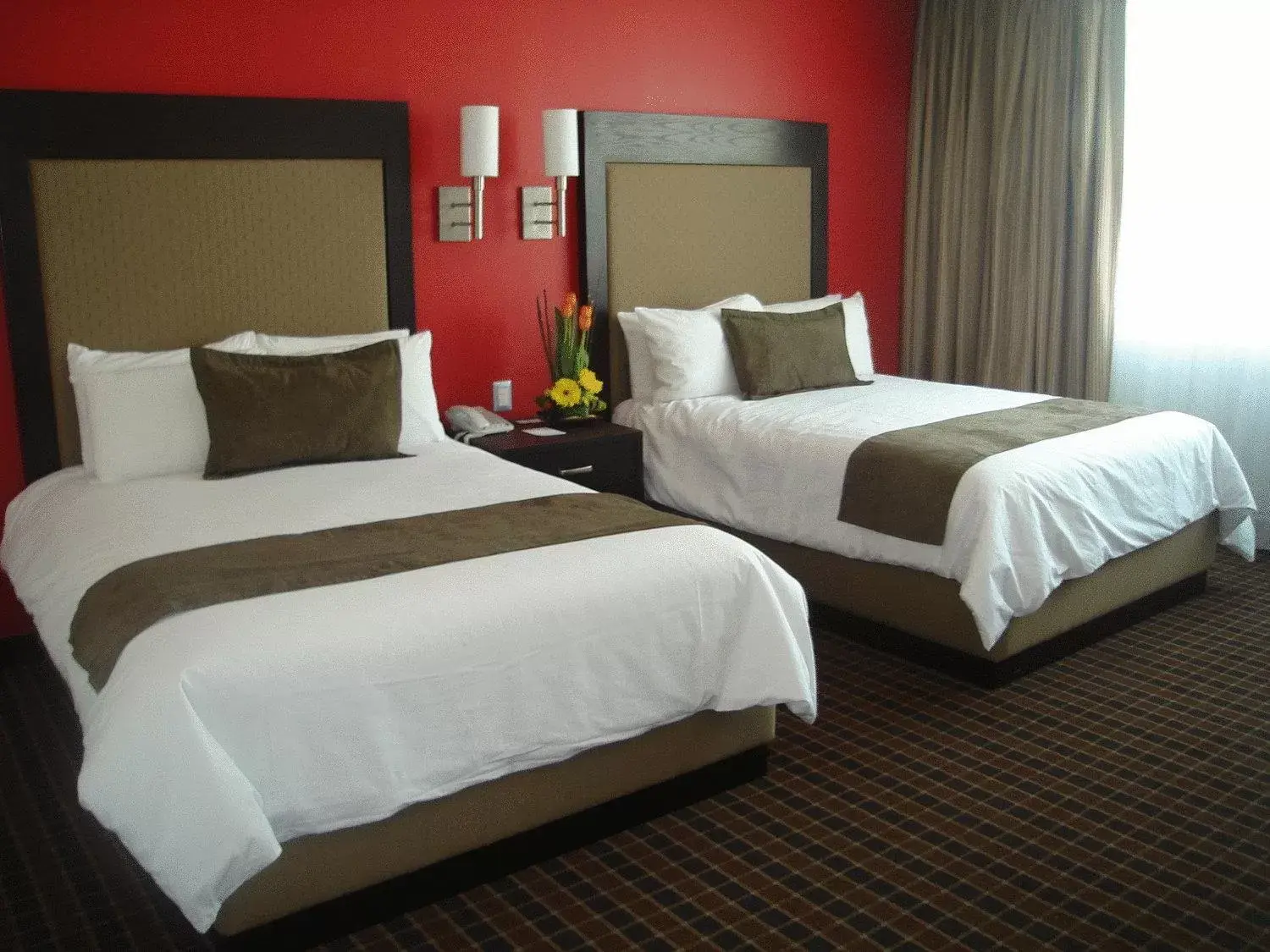 Bedroom, Bed in Hotel & Suites PF