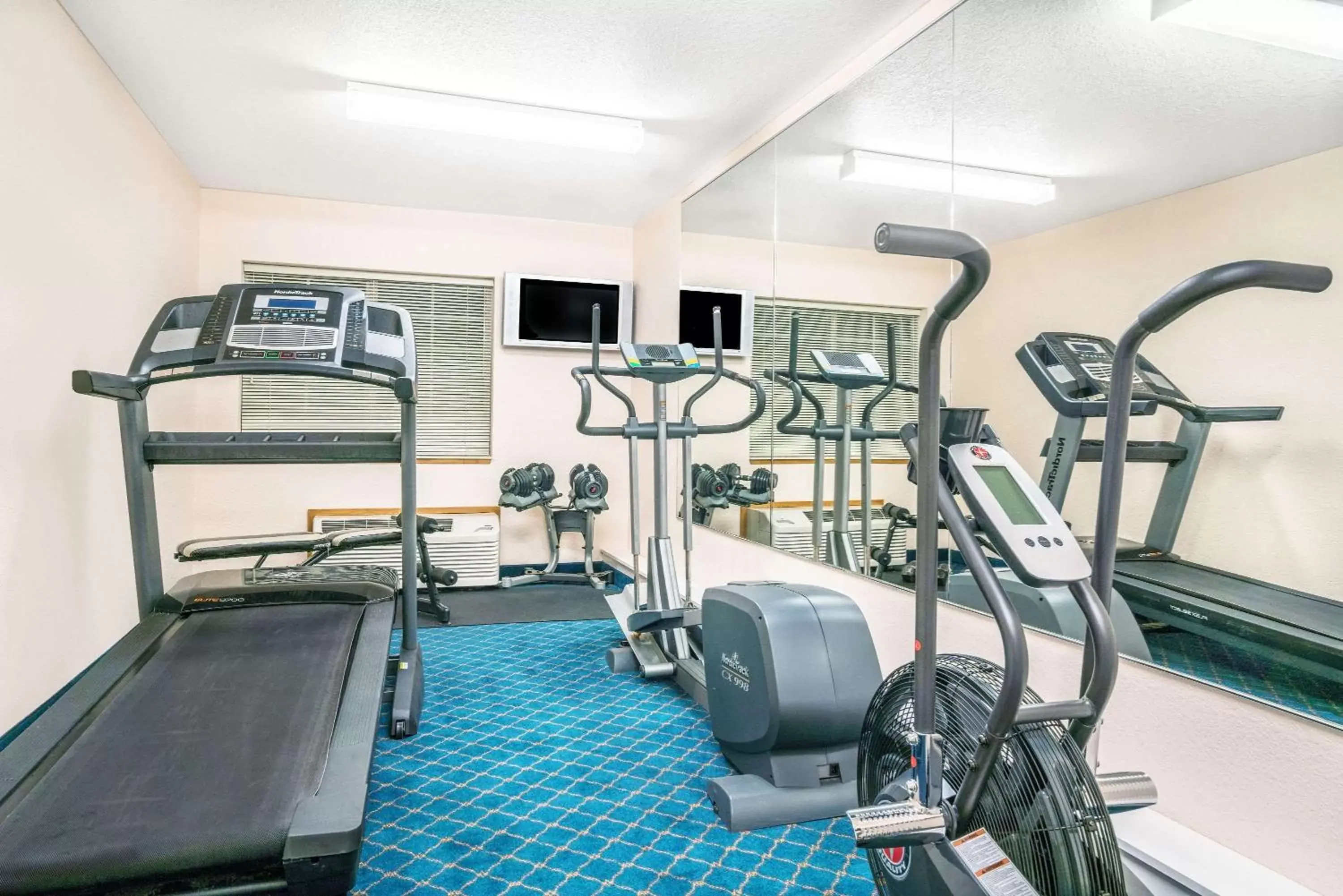Fitness centre/facilities, Fitness Center/Facilities in Microtel Inn & Suites Tomah
