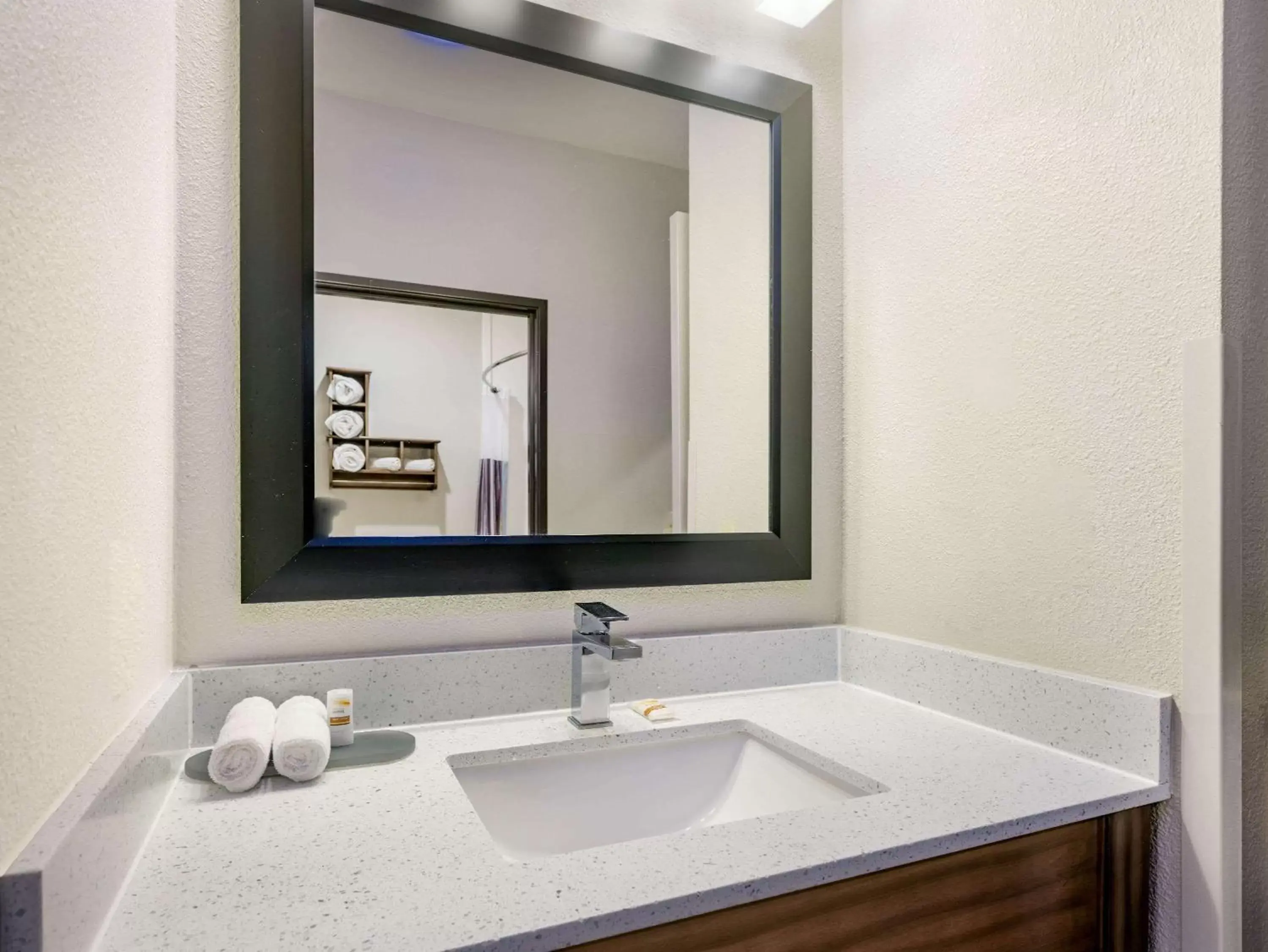 Bathroom in La Quinta by Wyndham NW Tucson Marana