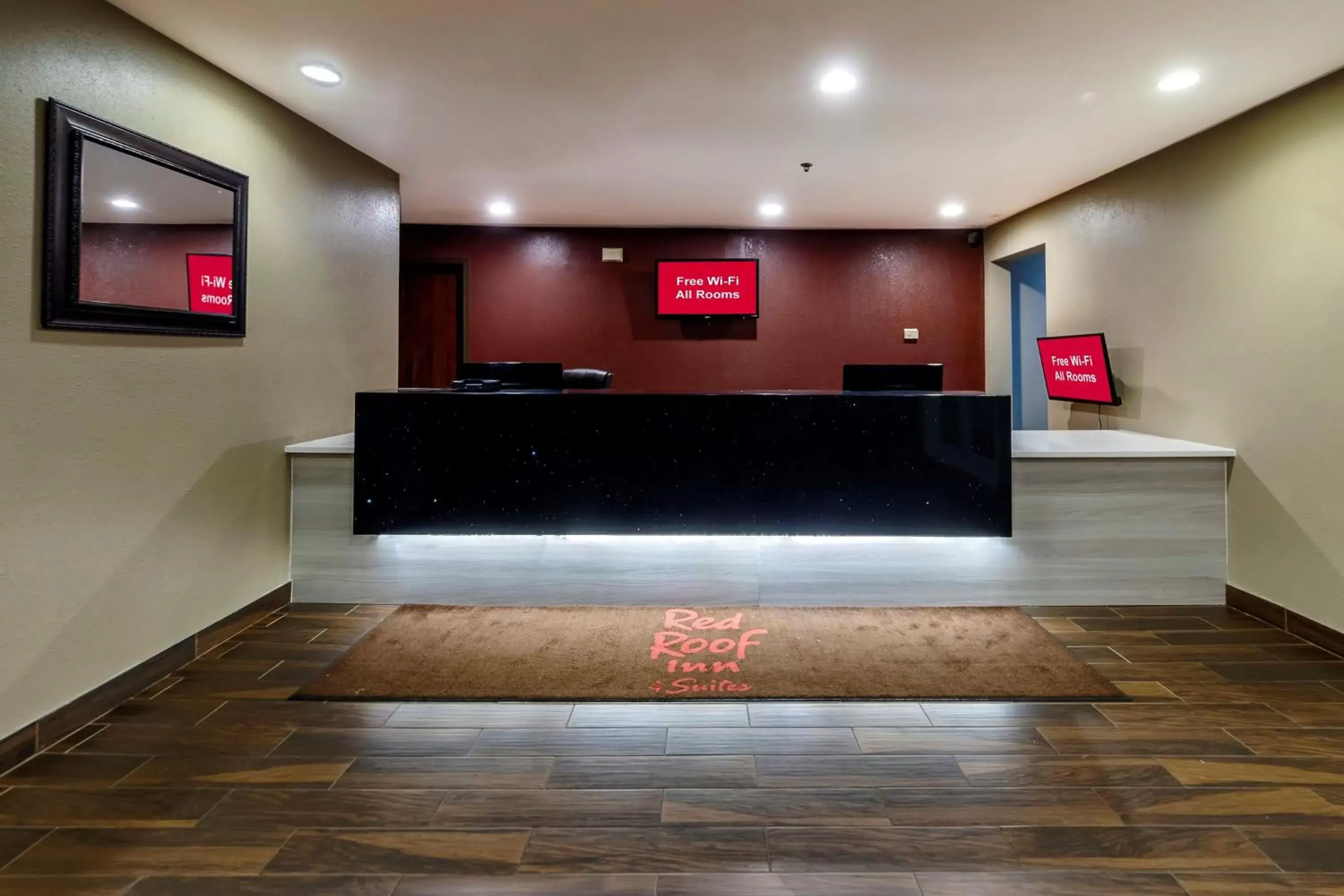 Lobby or reception, Lobby/Reception in Red Roof Inn Osage Beach - Lake of the Ozarks