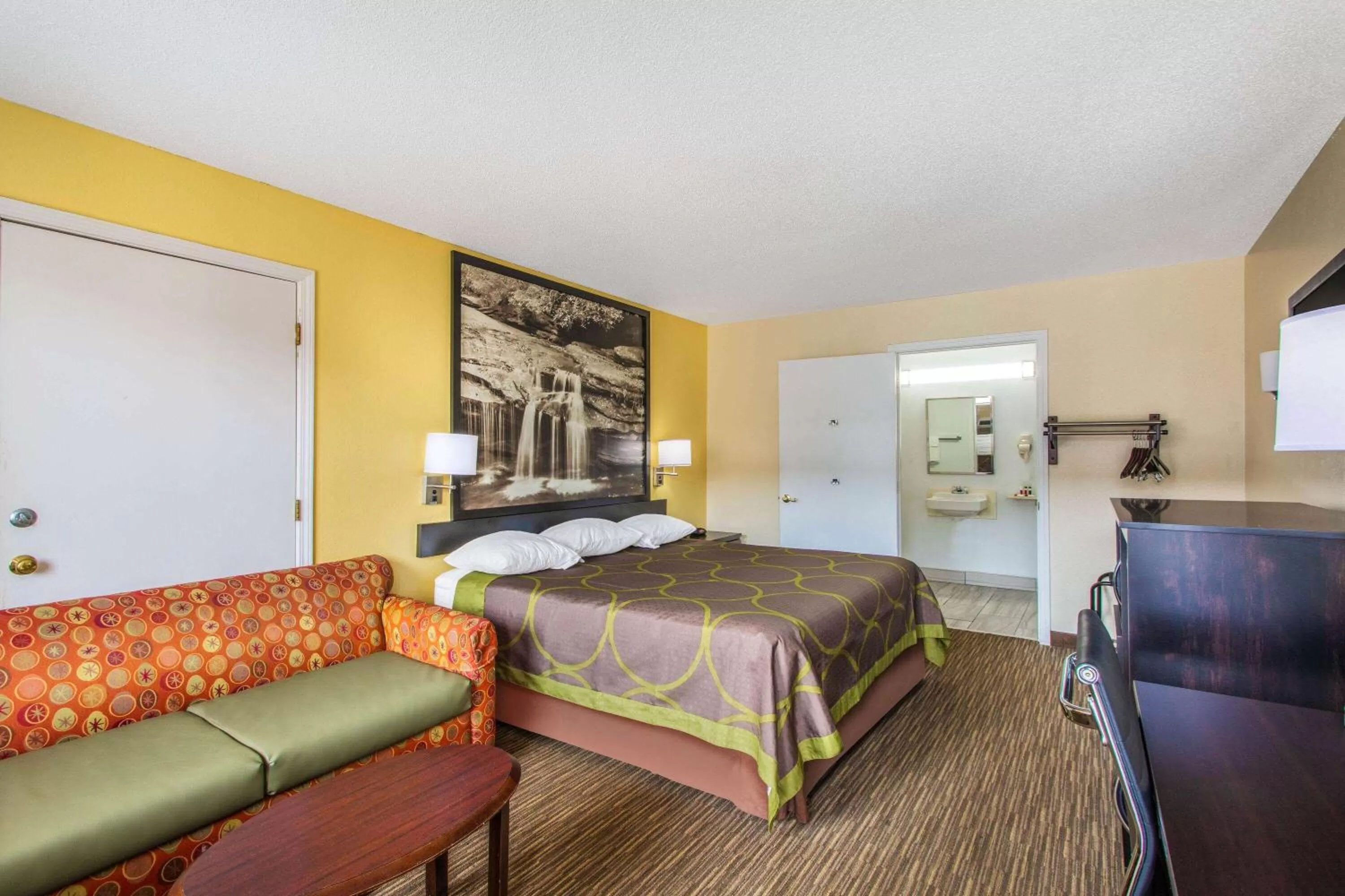 Photo of the whole room, Bed in Super 8 by Wyndham Florence