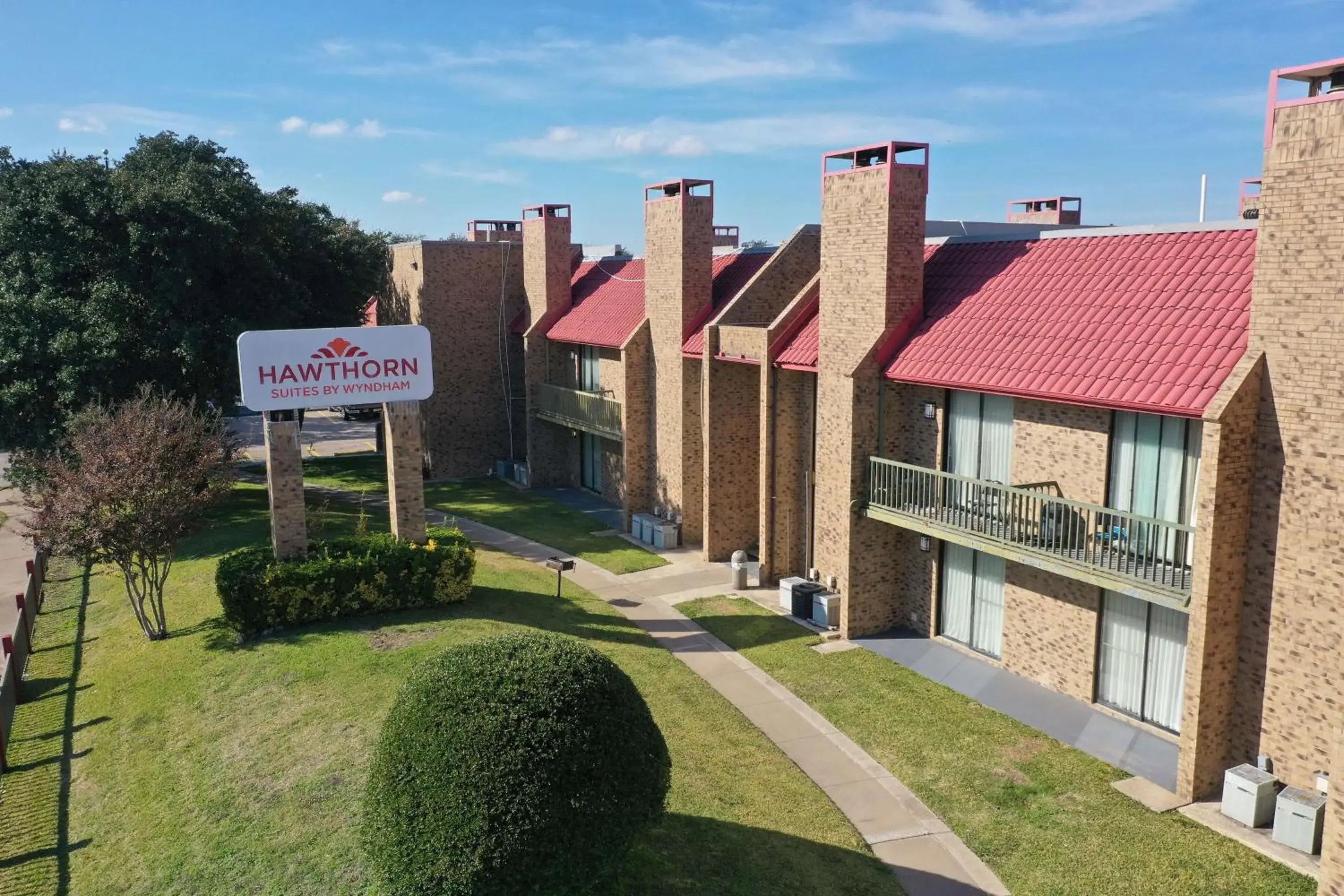 Property building in Hawthorn Extended Stay by Wyndham Richardson Property building in Hawthorn Extended Stay by Wyndham Richardson