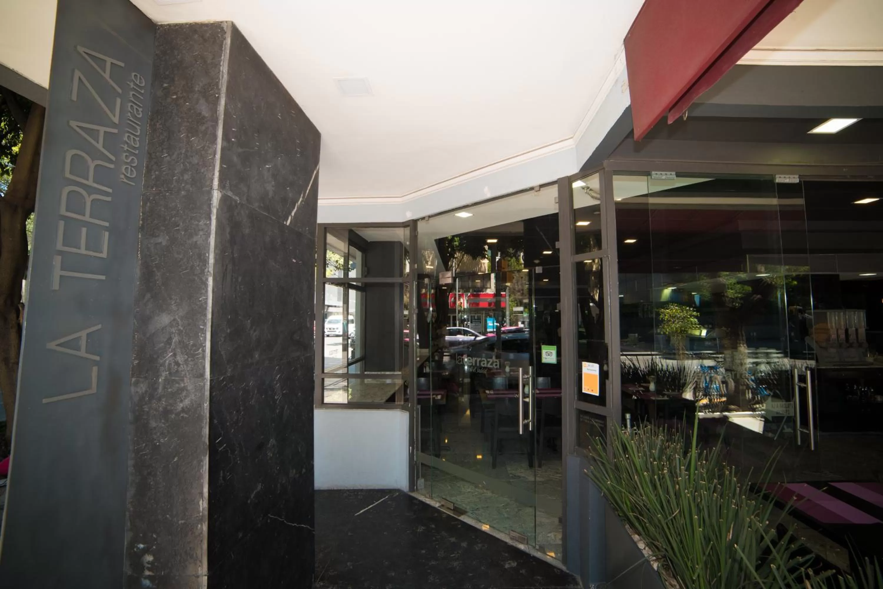 Restaurant/places to eat in LaiLa Hotel CDMX Reforma