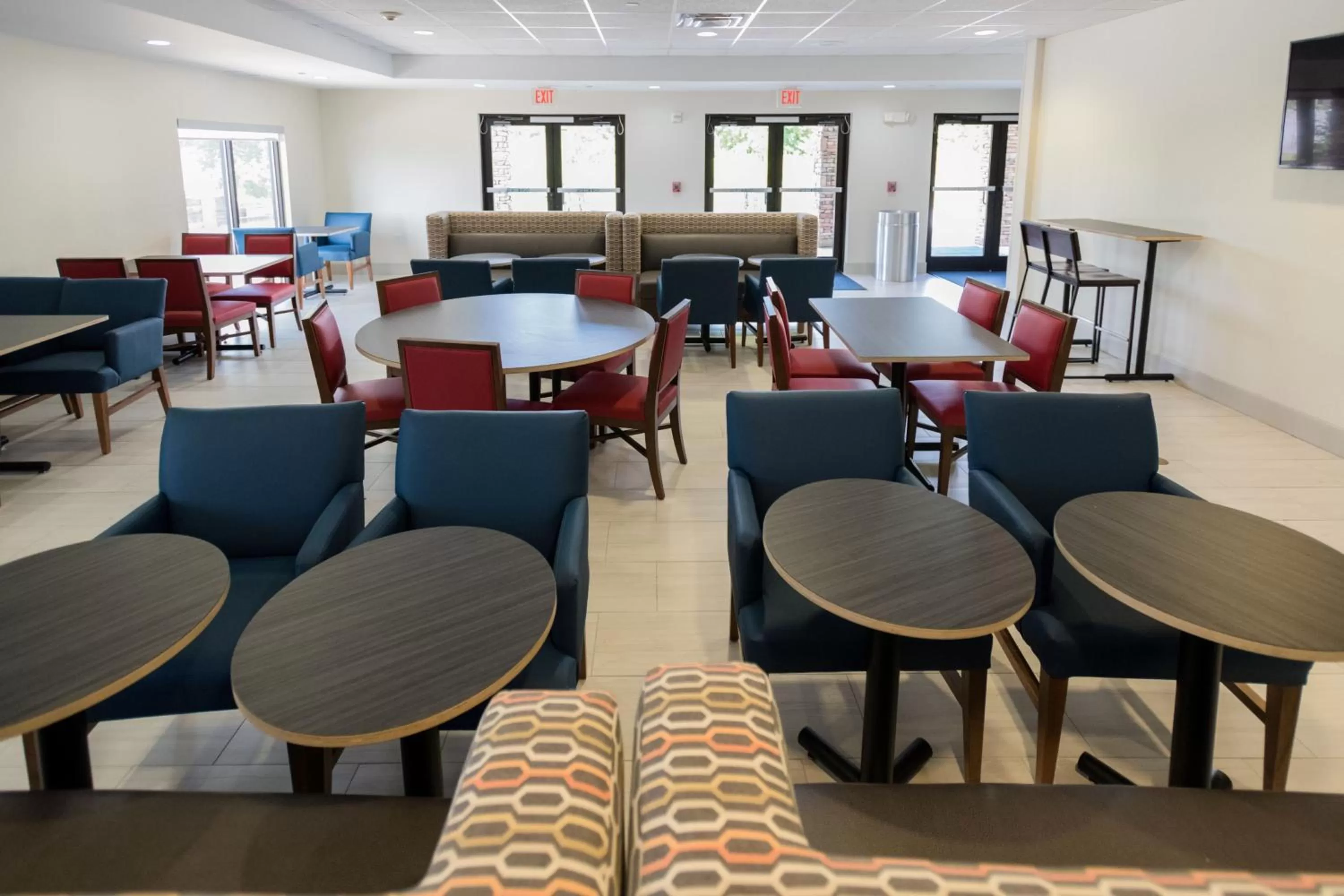 Breakfast in Holiday Inn Express & Suites Lexington North West-The Vineyard by IHG