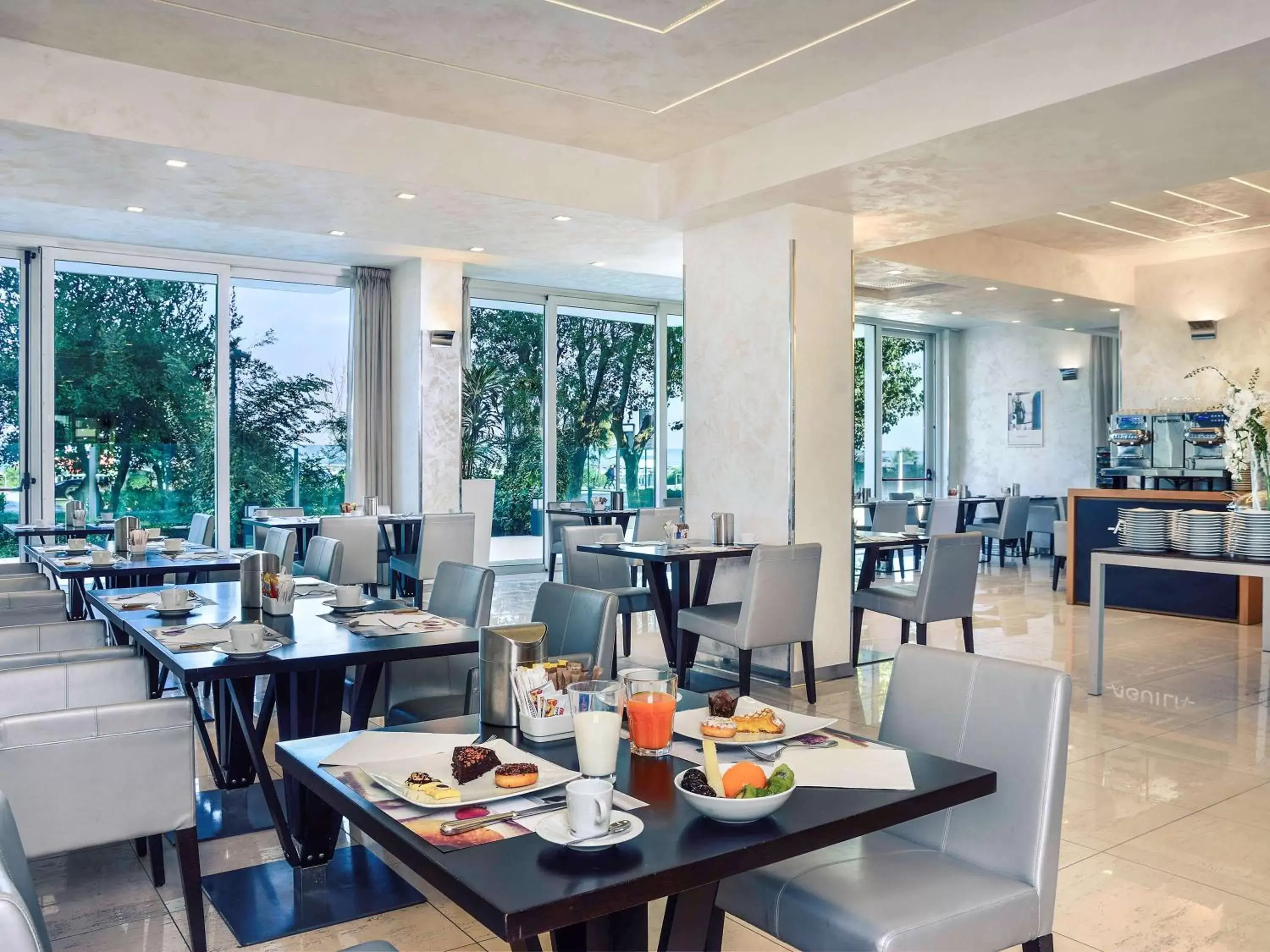 On site, Restaurant/Places to Eat in Mercure Hotel Rimini Artis