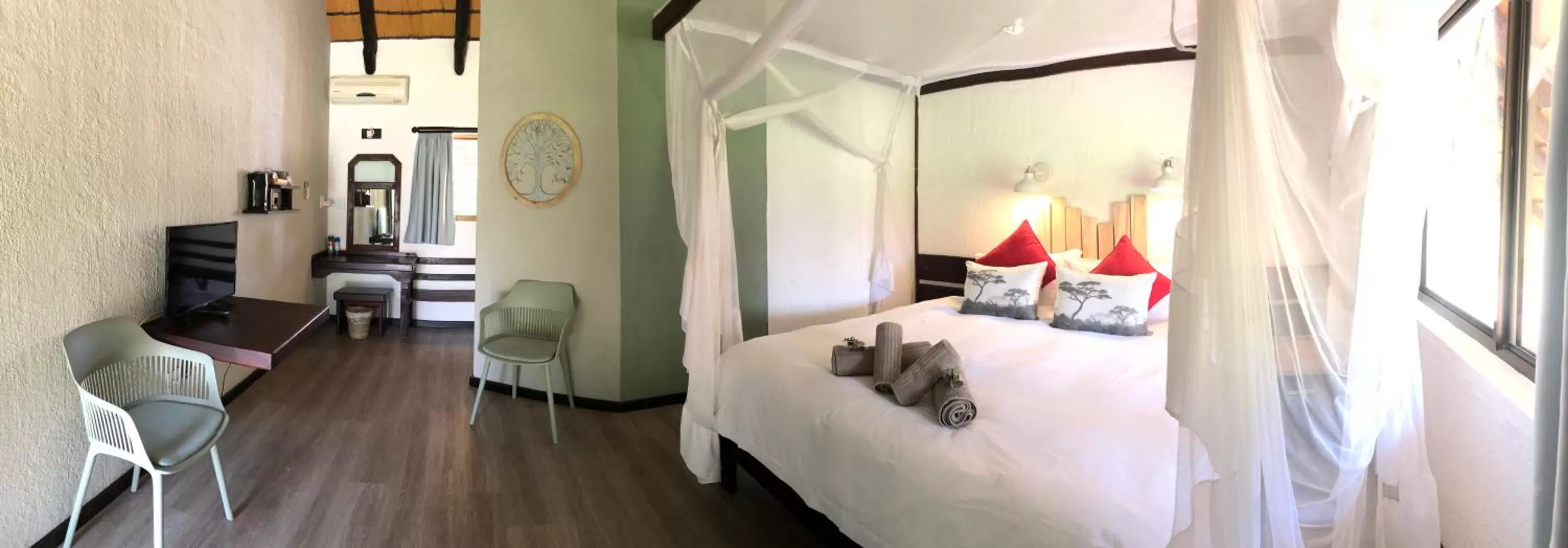 Bedroom, Bed in Okahandja Country Hotel