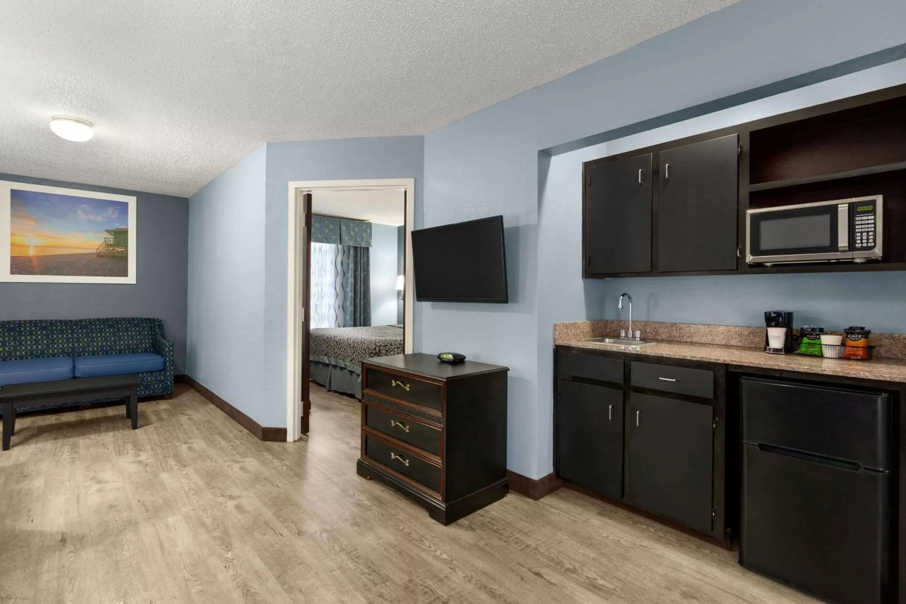 Photo of the whole room, Kitchen/Kitchenette in Days Inn by Wyndham Weldon Roanoke Rapids