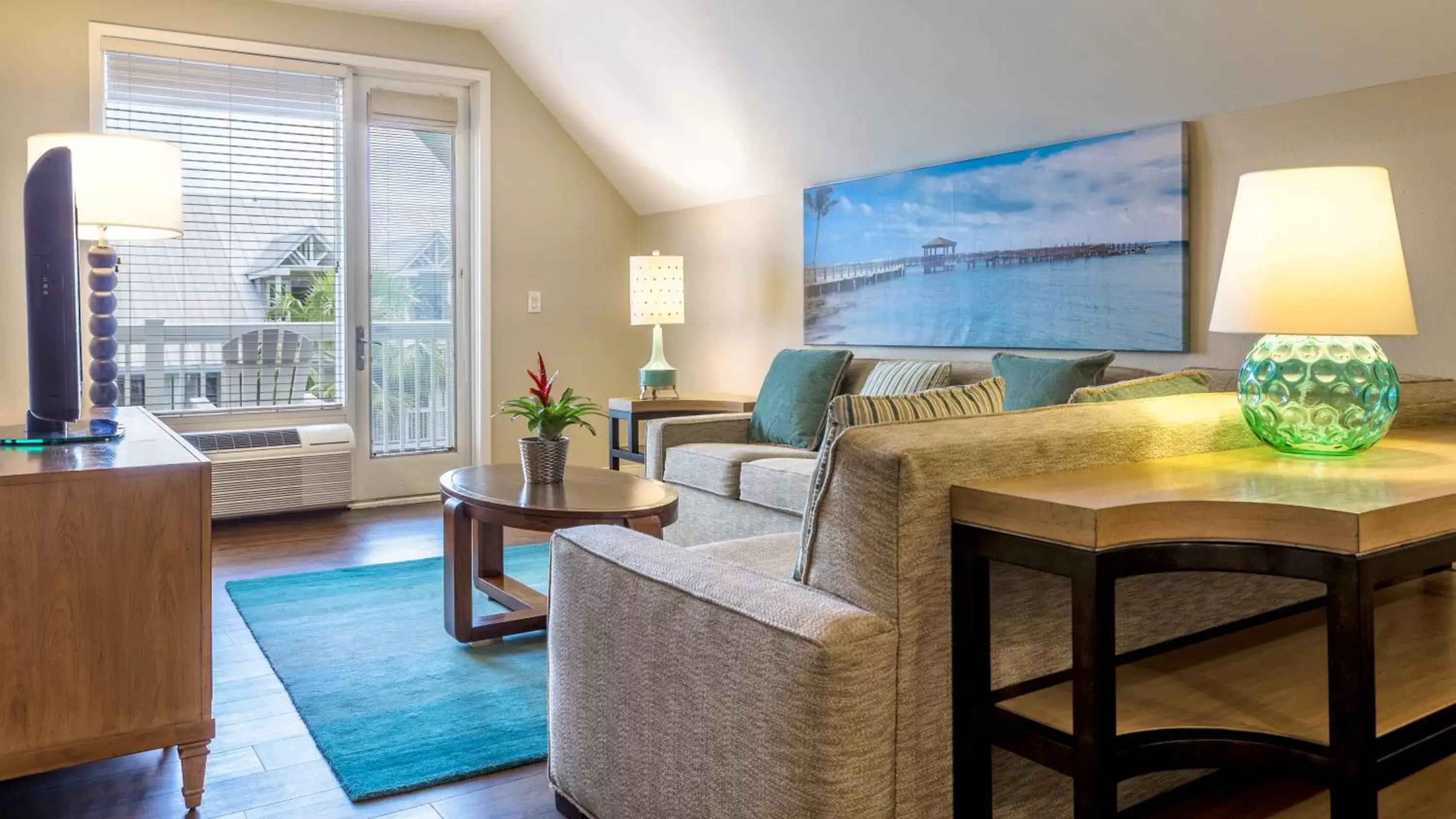 Living room in Opal Key Resort & Marina