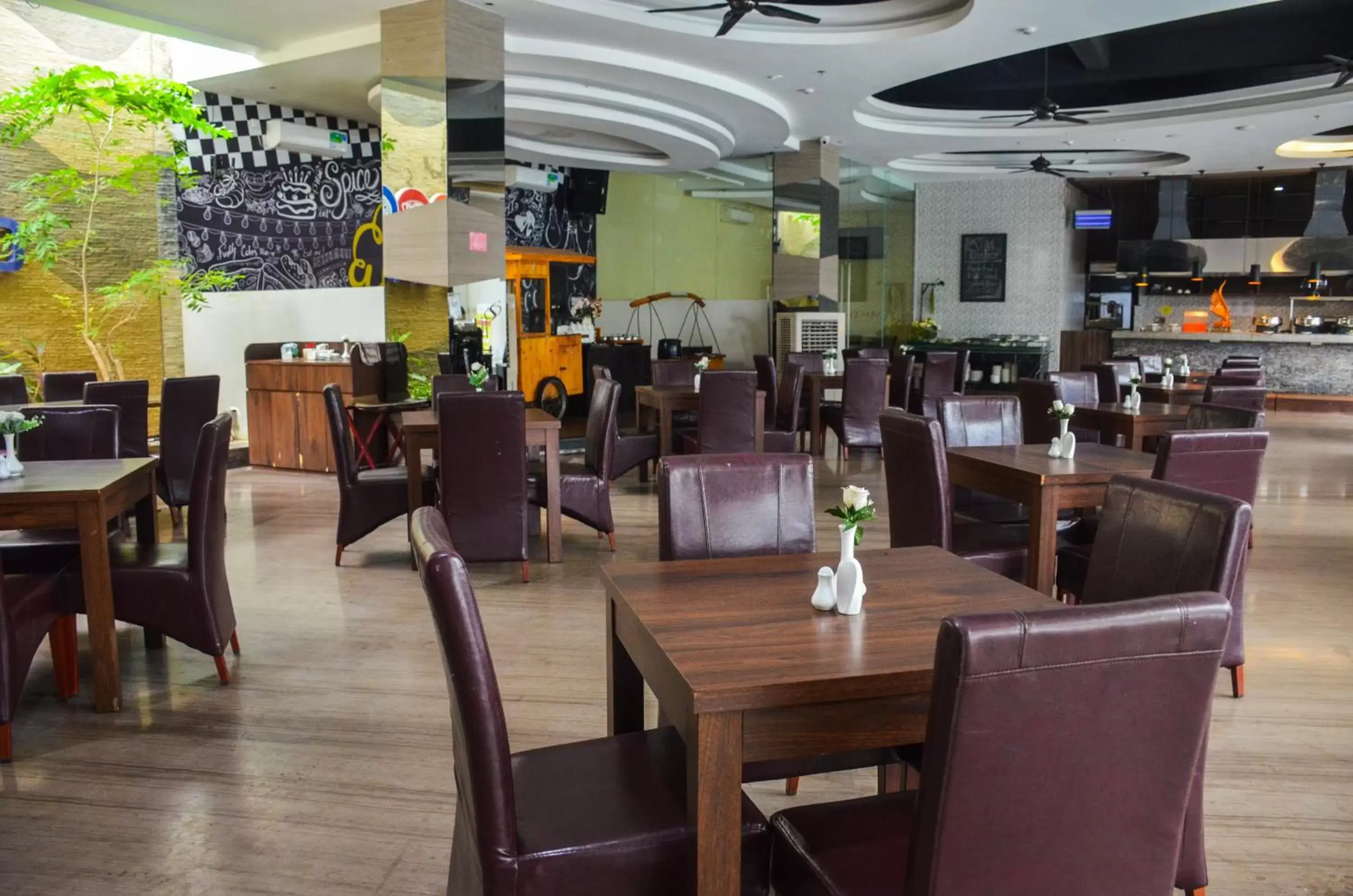 Restaurant/places to eat in Sahid Batam Center Hotel and Convention Restaurant/places to eat in Sahid Batam Center Hotel and Convention