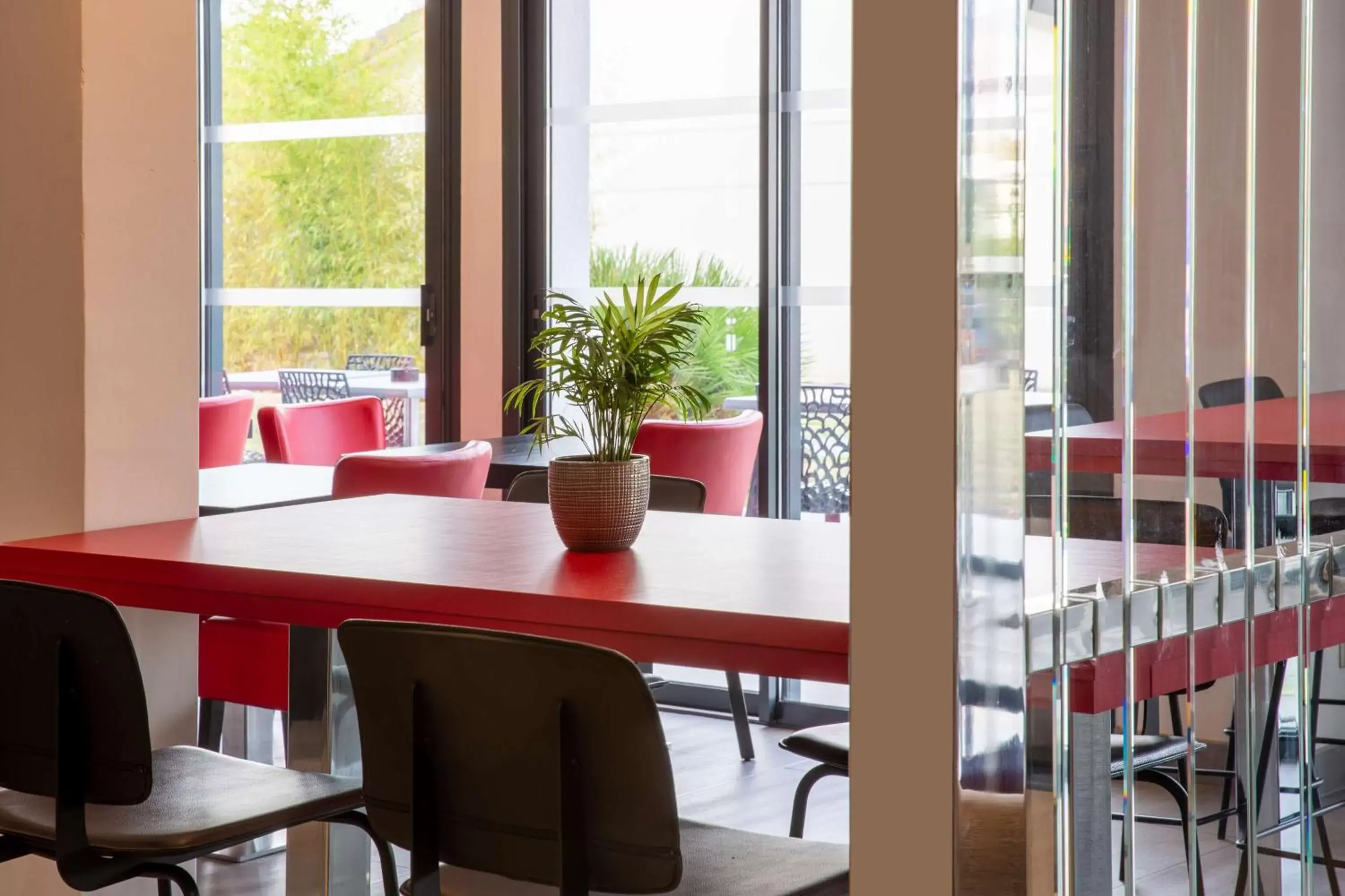 Lobby or reception, Dining Area in Best Western St Exupery Bordeaux Ouest