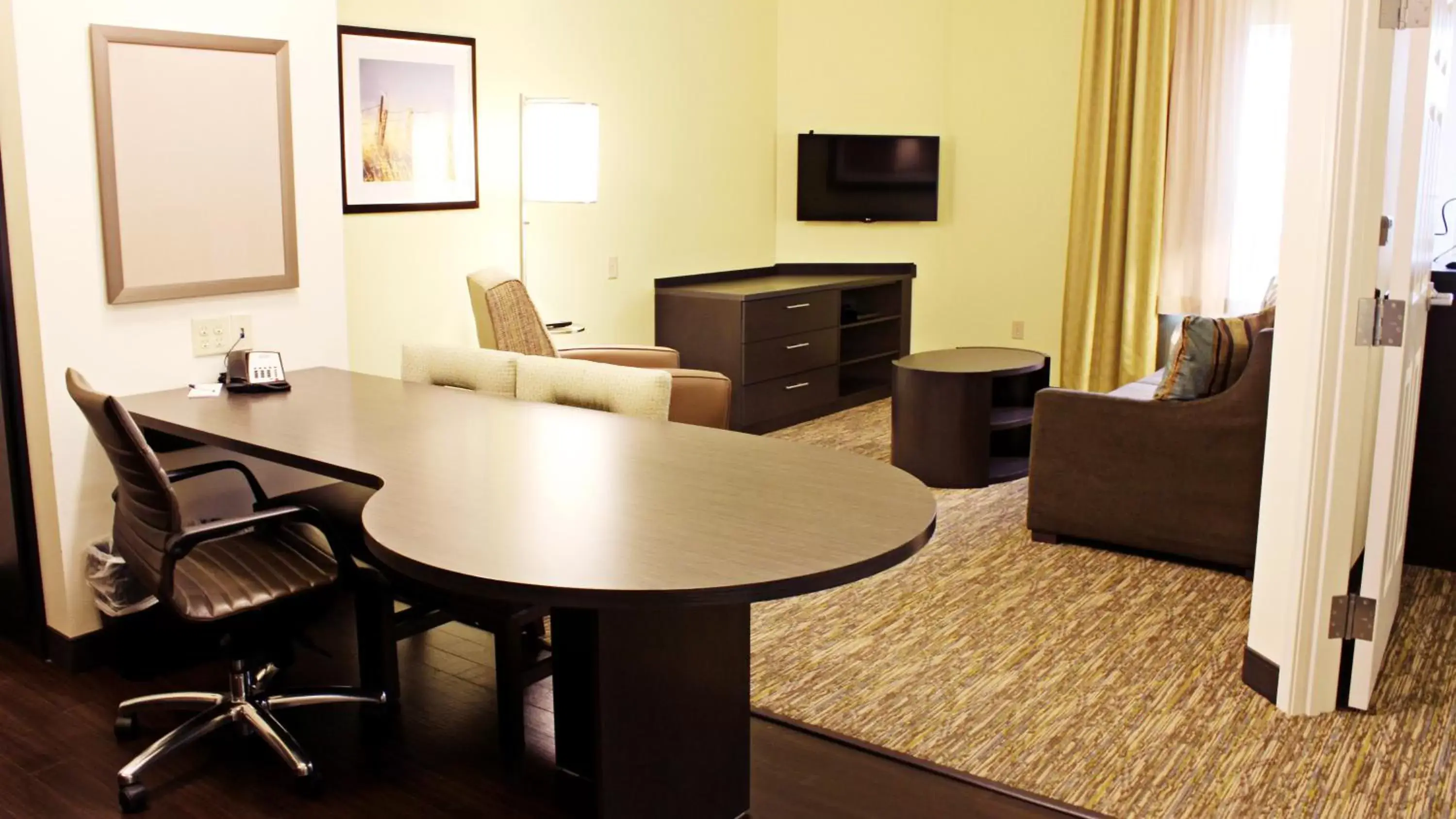 One-Bedroom King Suite - Disability Access in Candlewood Suites Sioux City - Southern Hills, an IHG Hotel