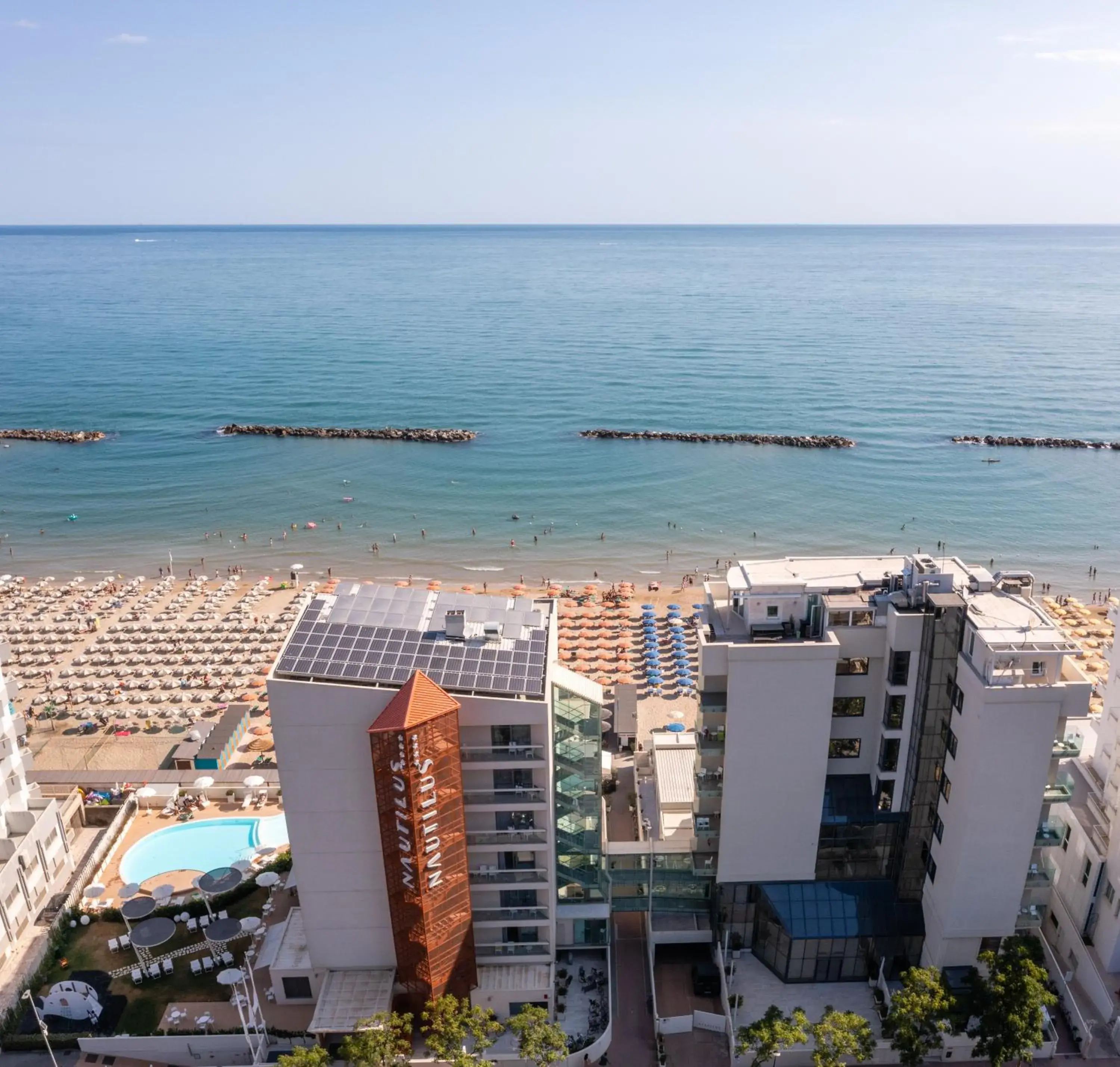 Bird's eye view, Bird's-eye View in Nautilus Family Hotel