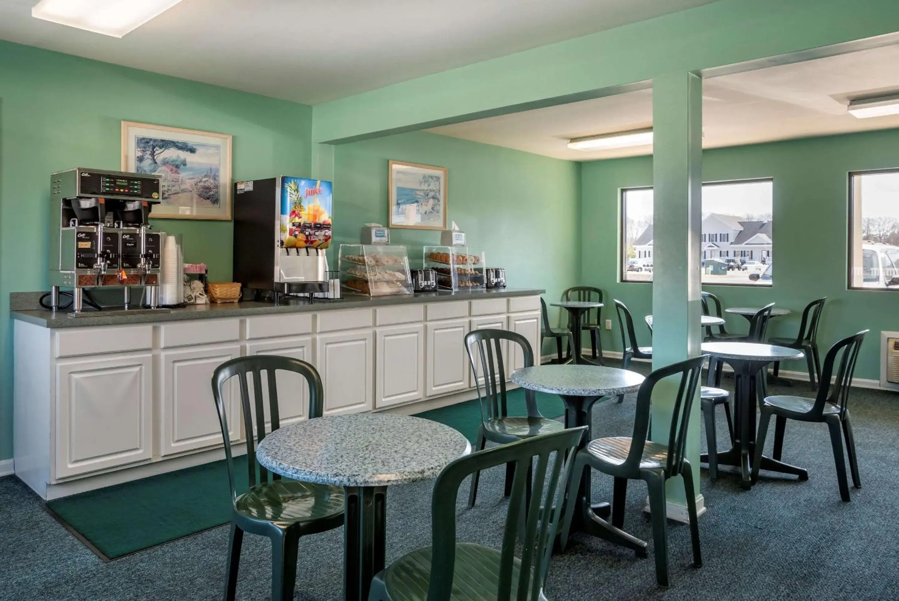 Breakfast, Restaurant/Places to Eat in Rodeway Inn & Suites - Rehoboth Beach