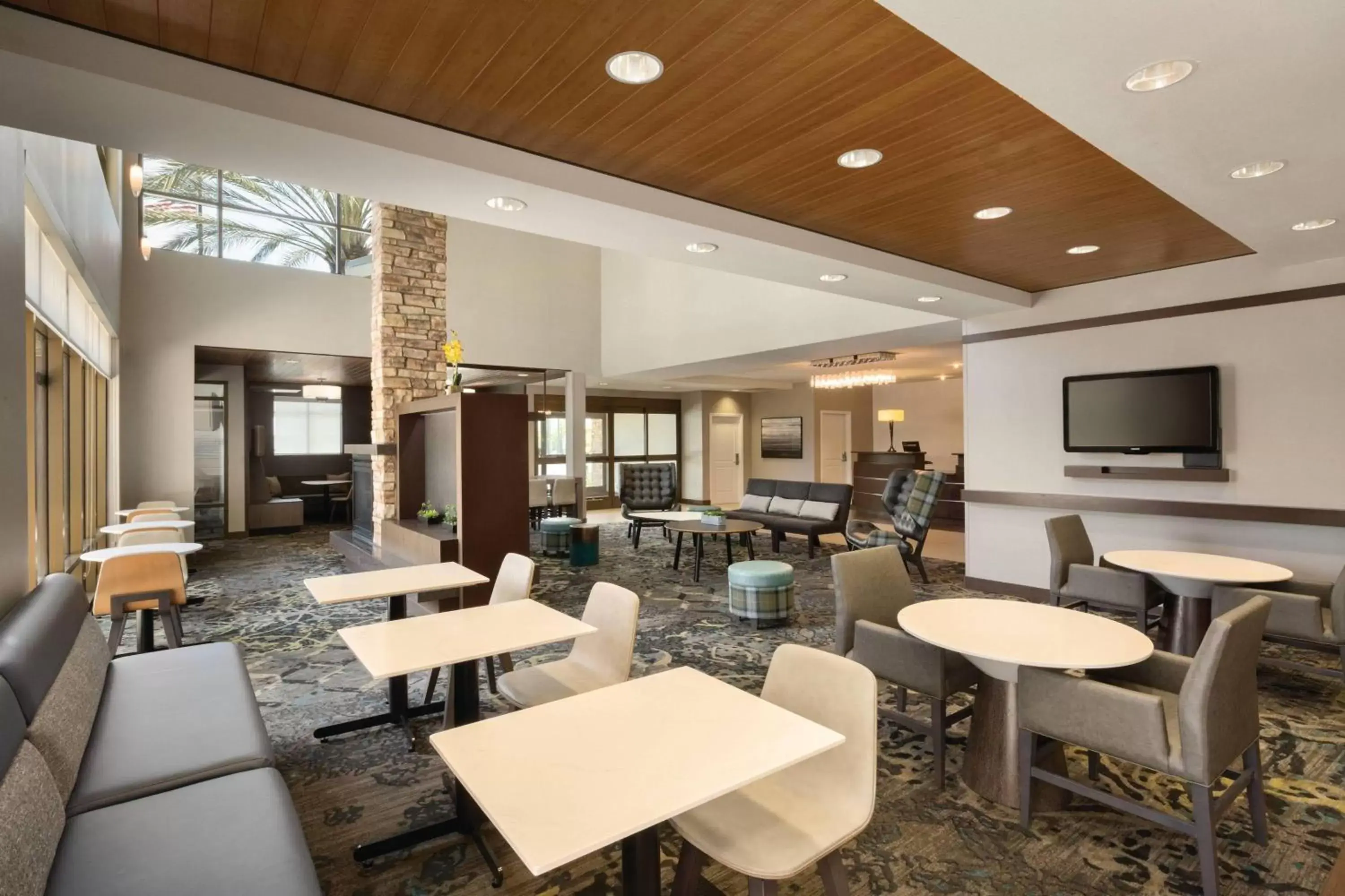 Restaurant/Places to Eat in Residence Inn San Diego North/San Marcos