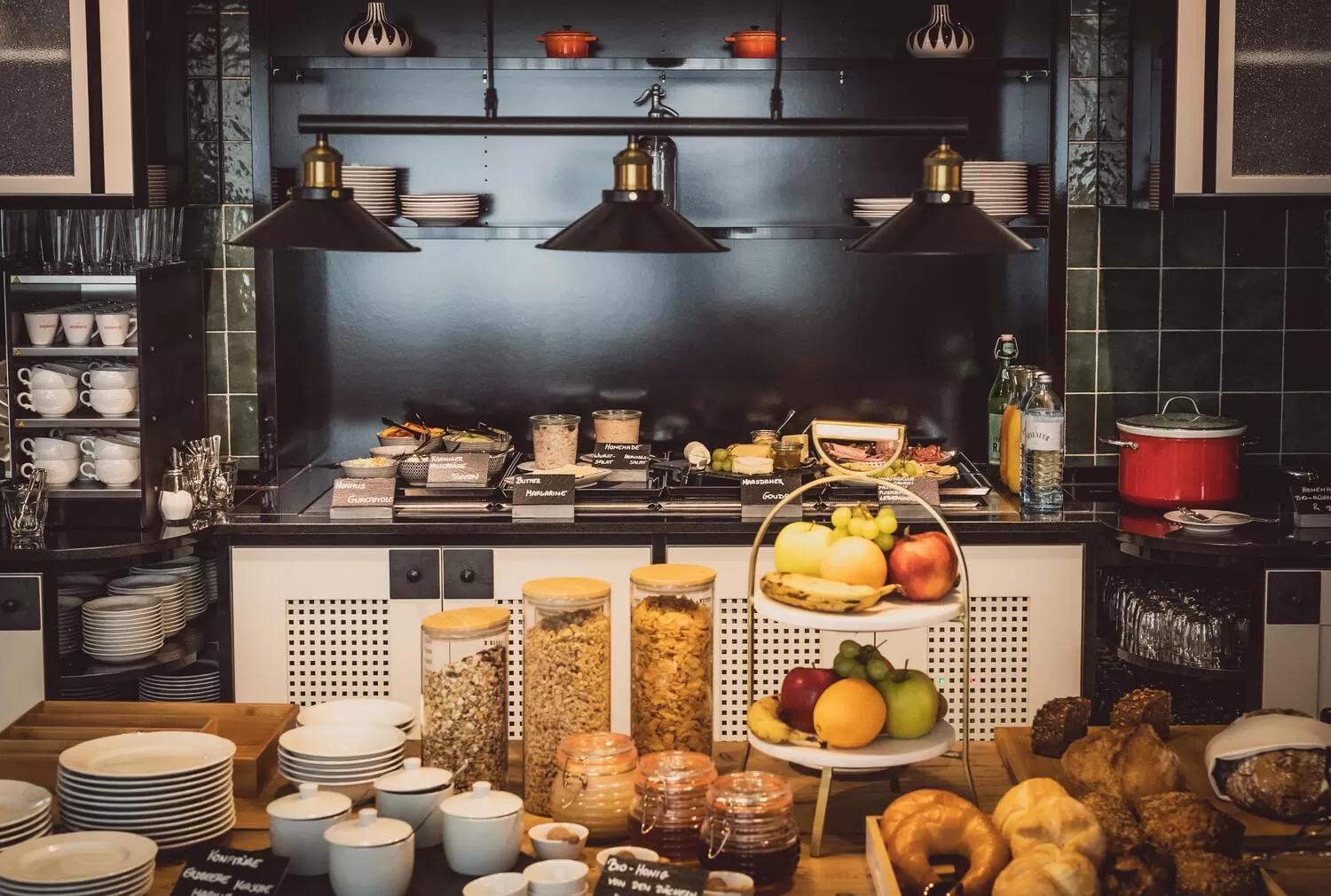 Breakfast in HENRI Hotel Wien Siebterbezirk