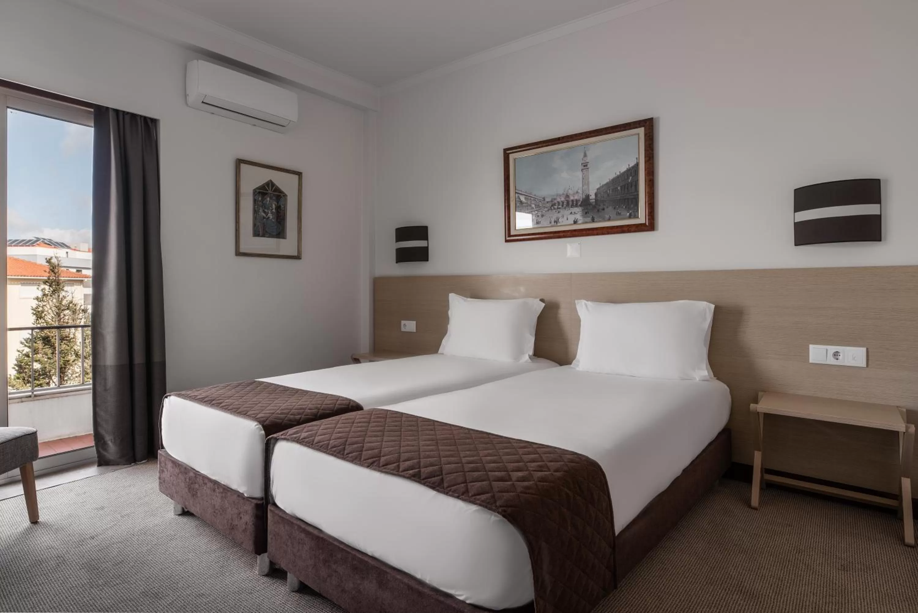 Photo of the whole room, Bed in Crisol Tres Pastorinhos