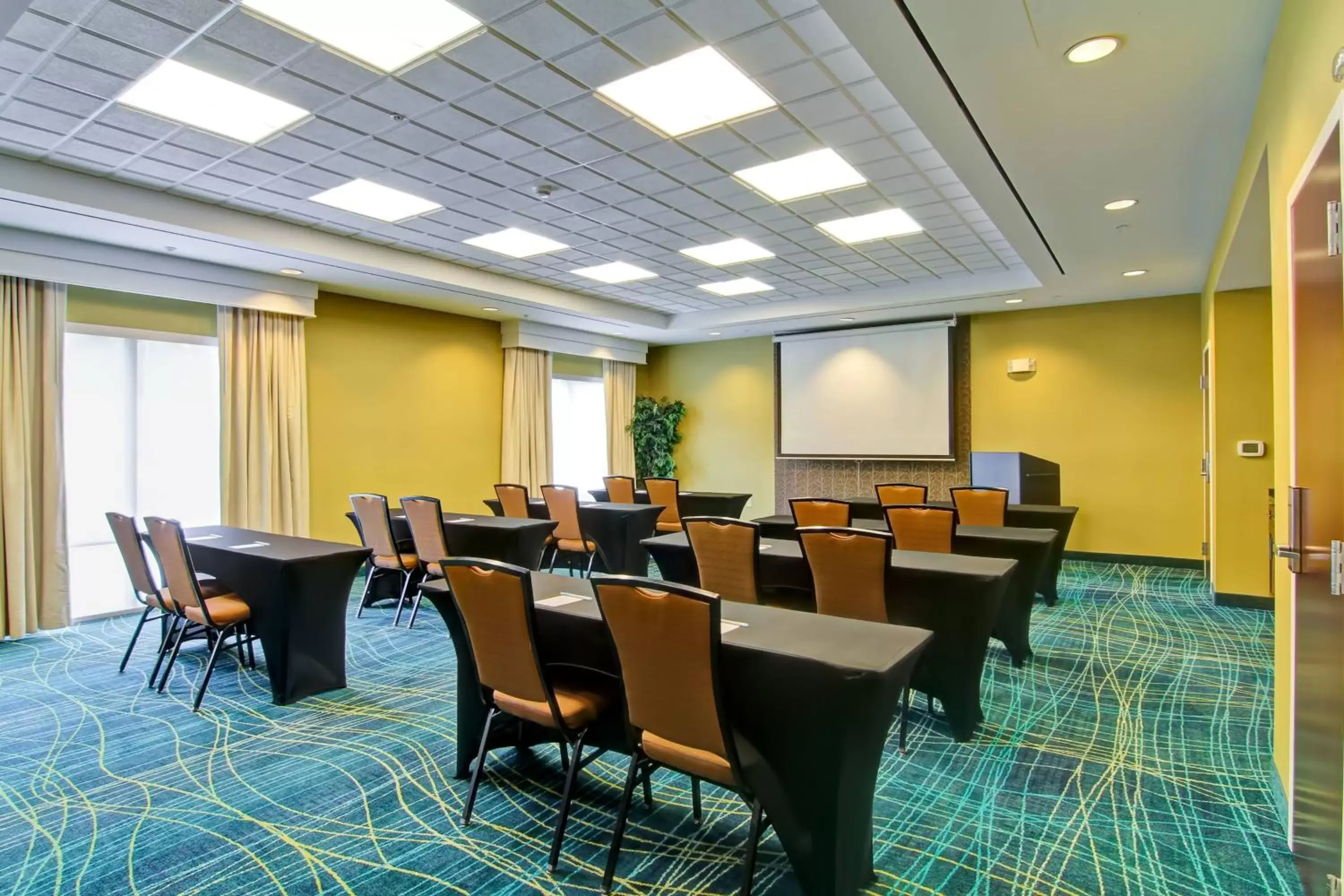 Meeting/conference room in SpringHill Suites Erie