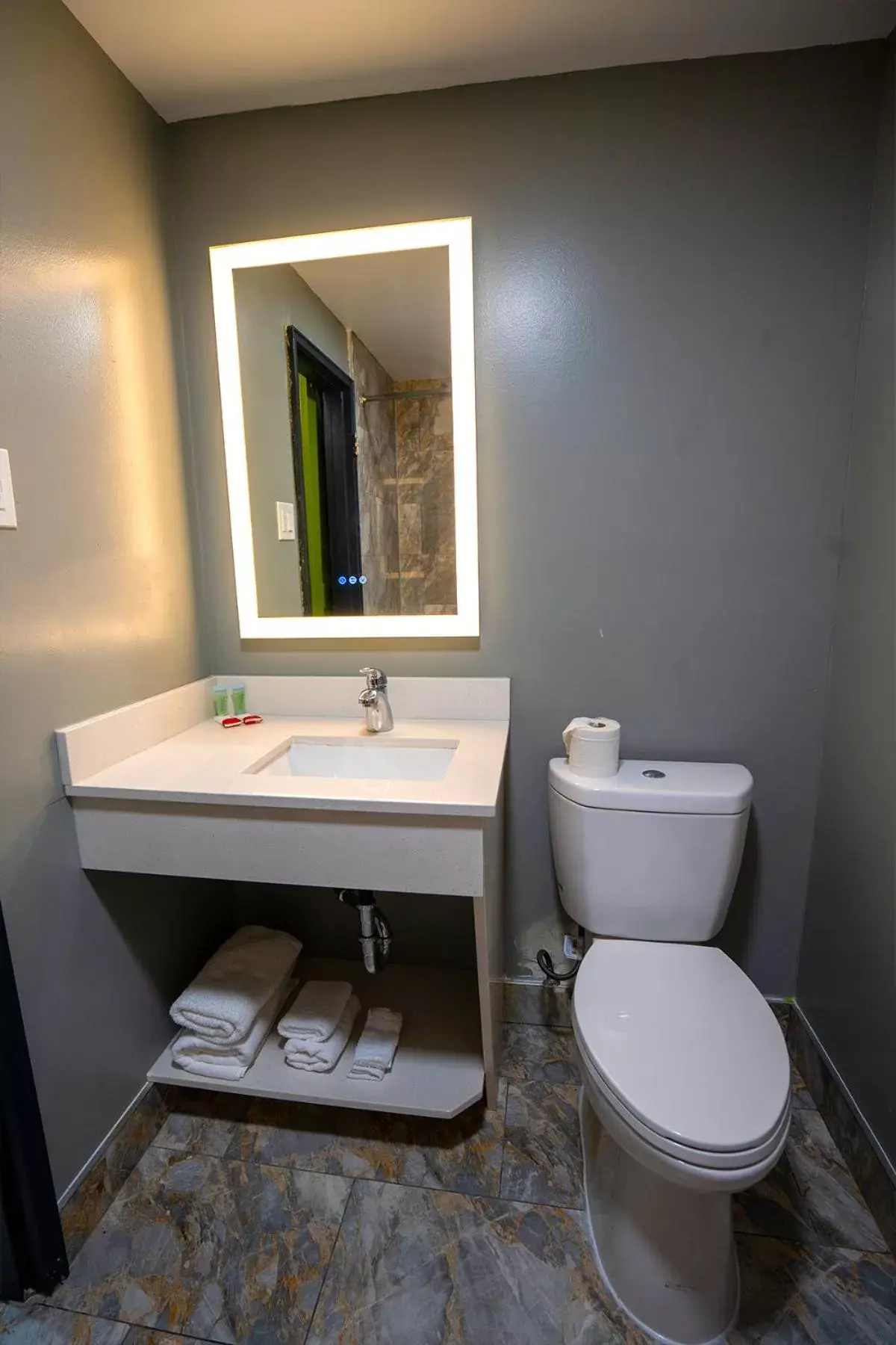 Bathroom in Philly Inn & Suites