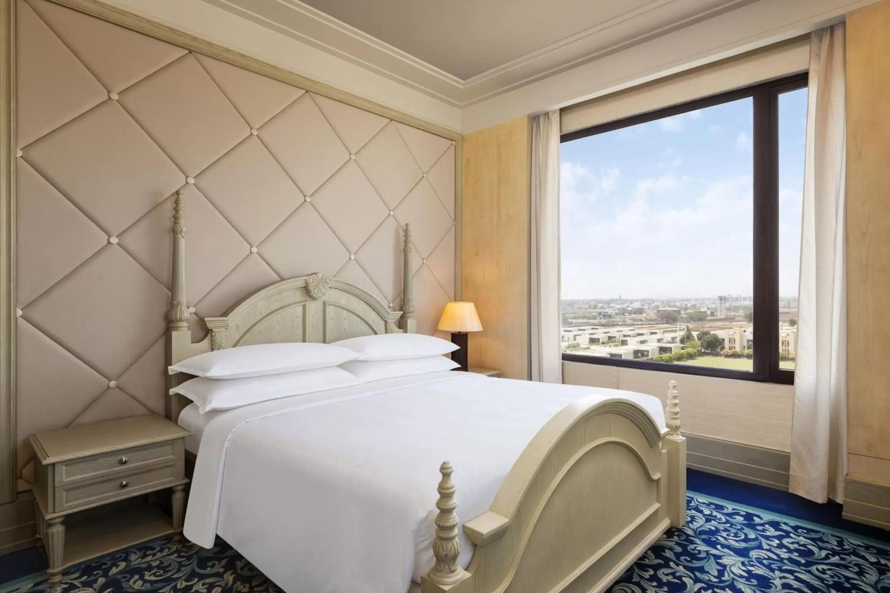 Photo of the whole room, Bed in Sheraton Grand Palace Indore