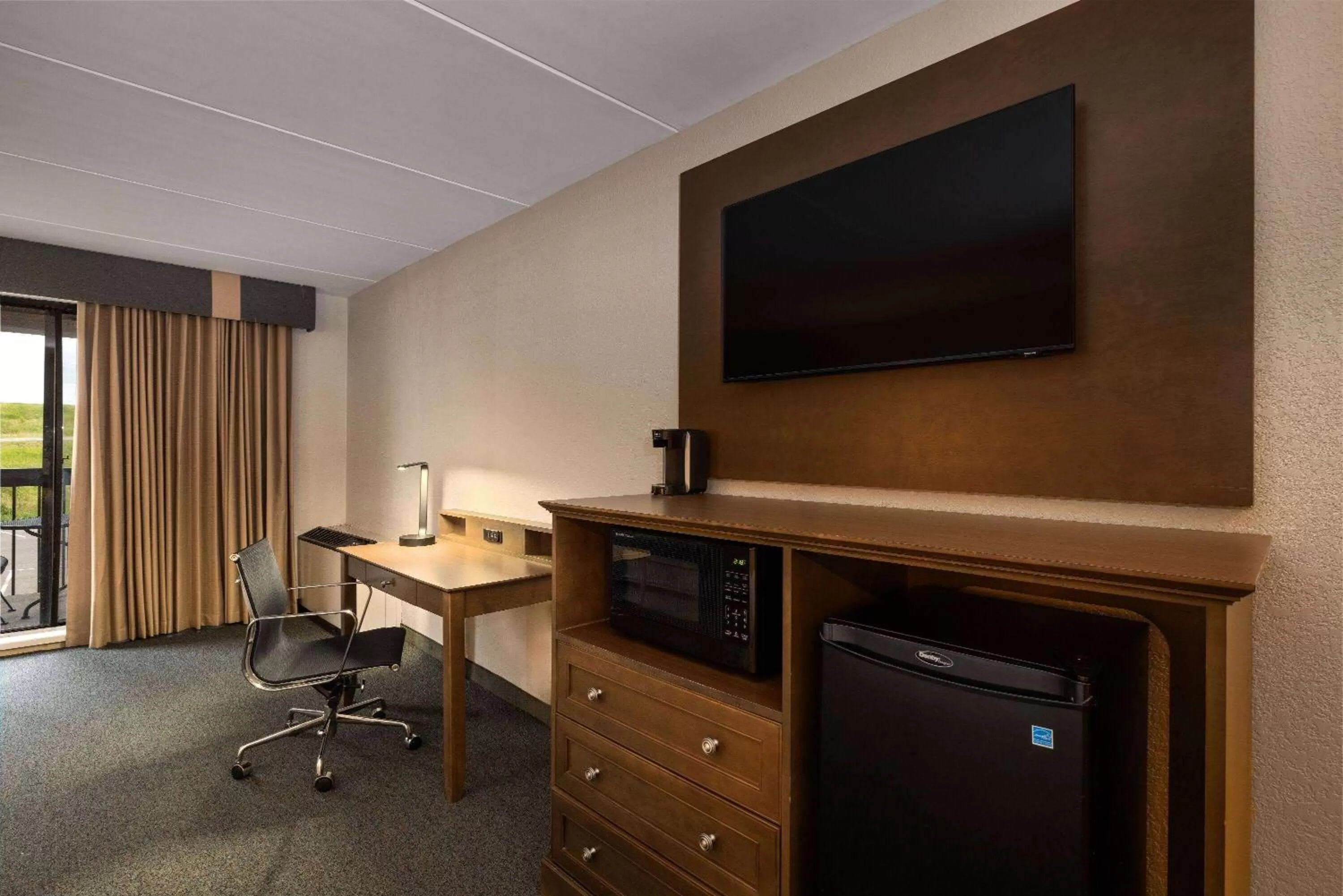 Photo of the whole room in Baymont by Wyndham Shakopee