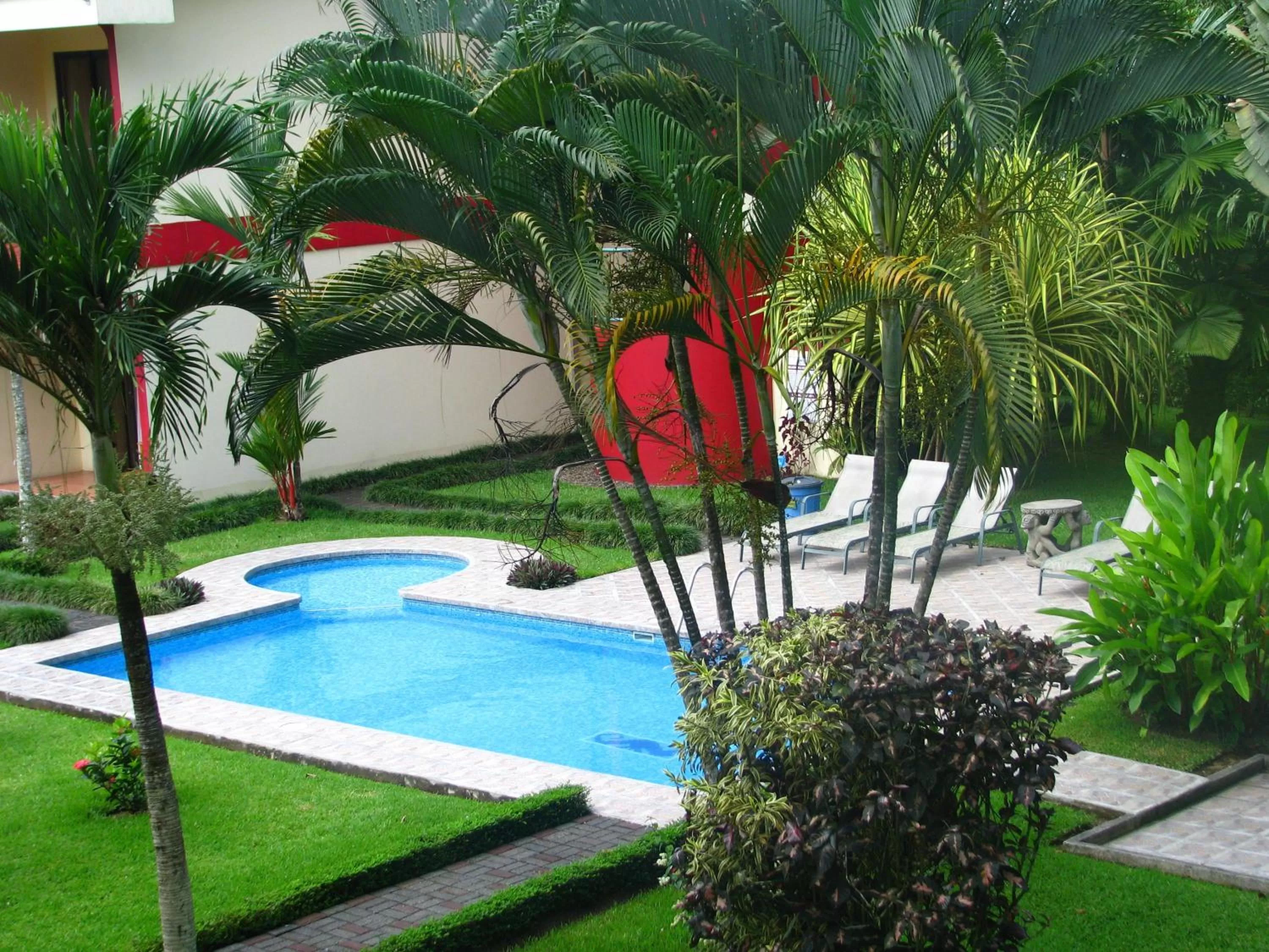 Swimming pool in Hotel Monte Real