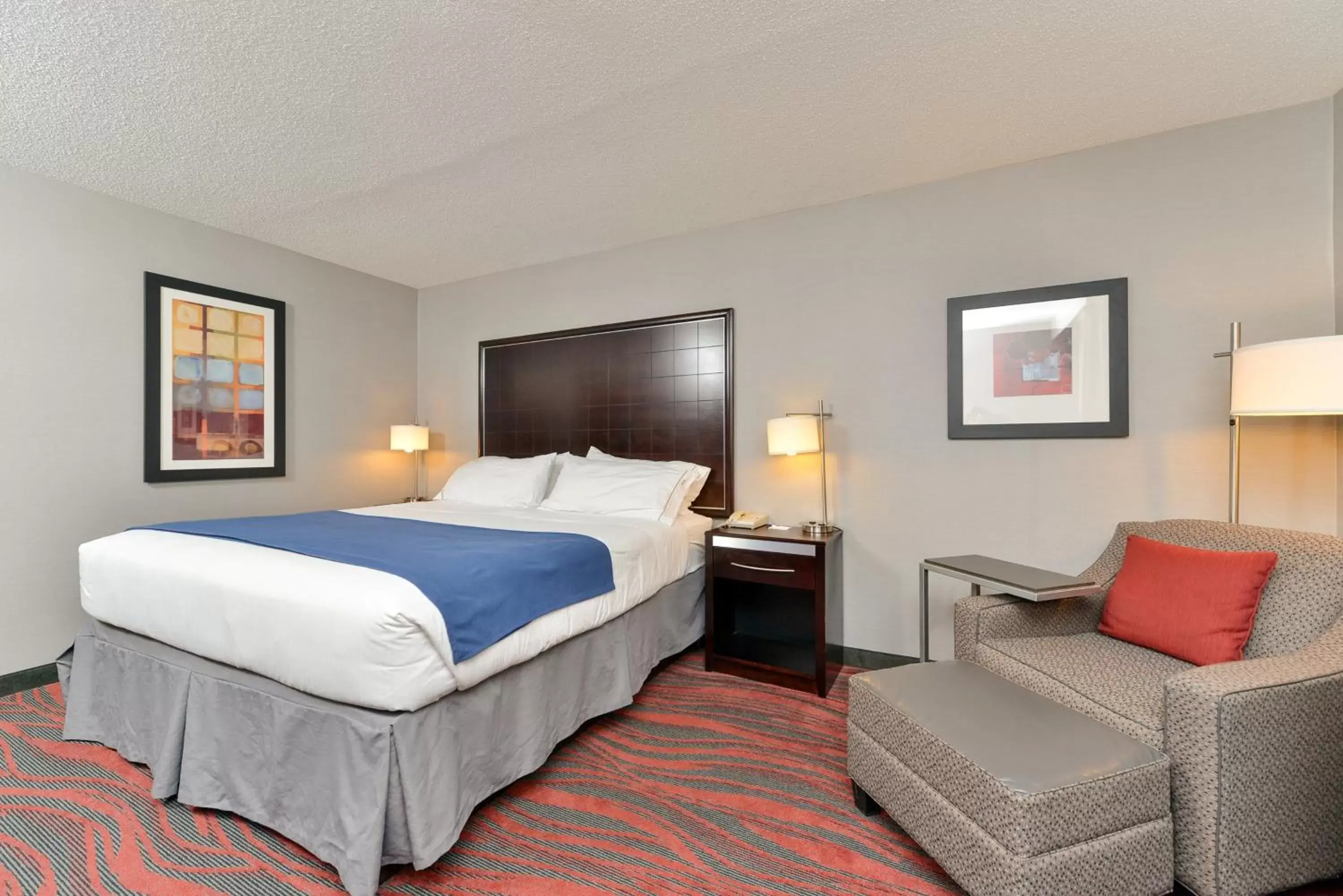 Photo of the whole room, Bed in Holiday Inn Express Painted Post, an IHG Hotel
