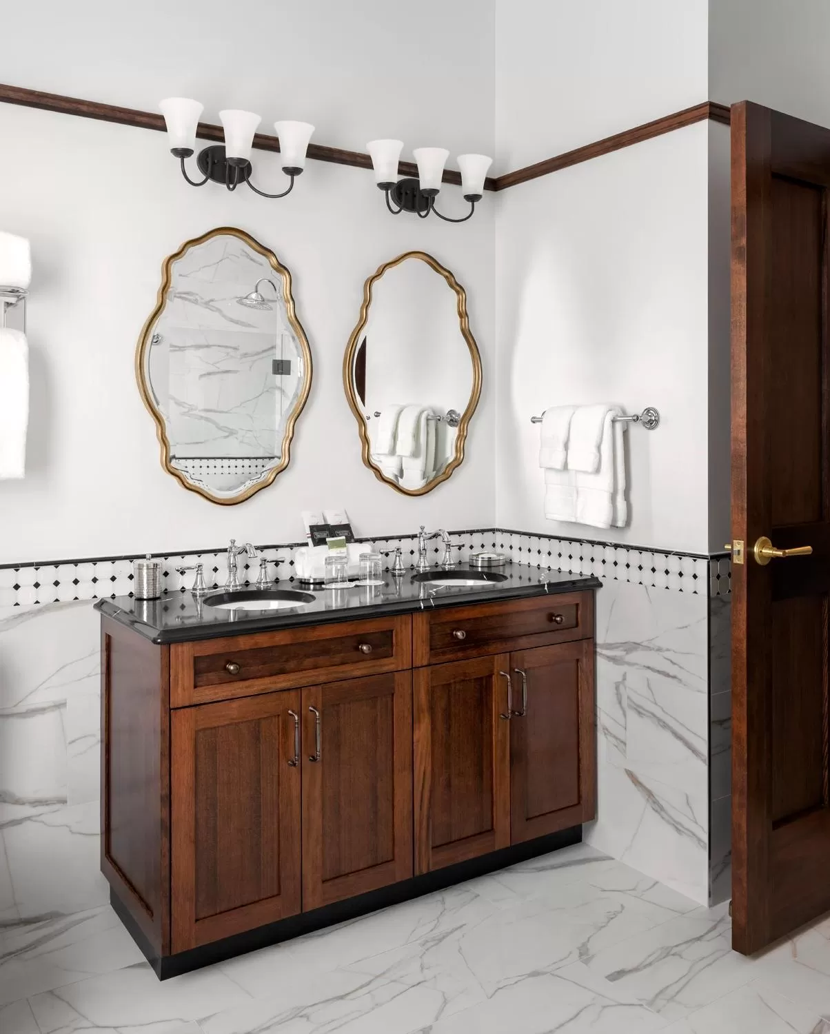 Bathroom in Abigail's Hotel