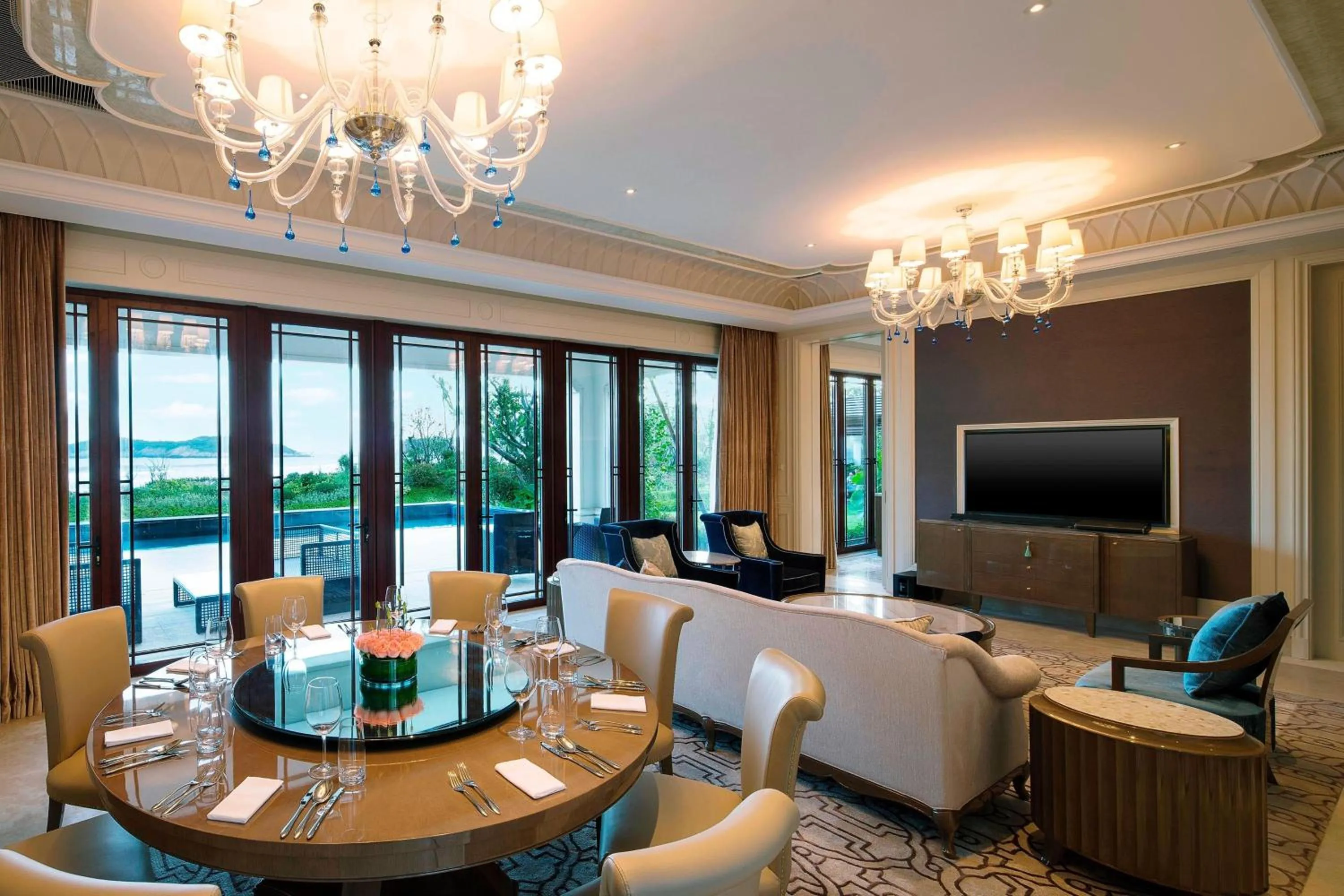 Living room in The Westin Zhujiajian Resort, Zhoushan