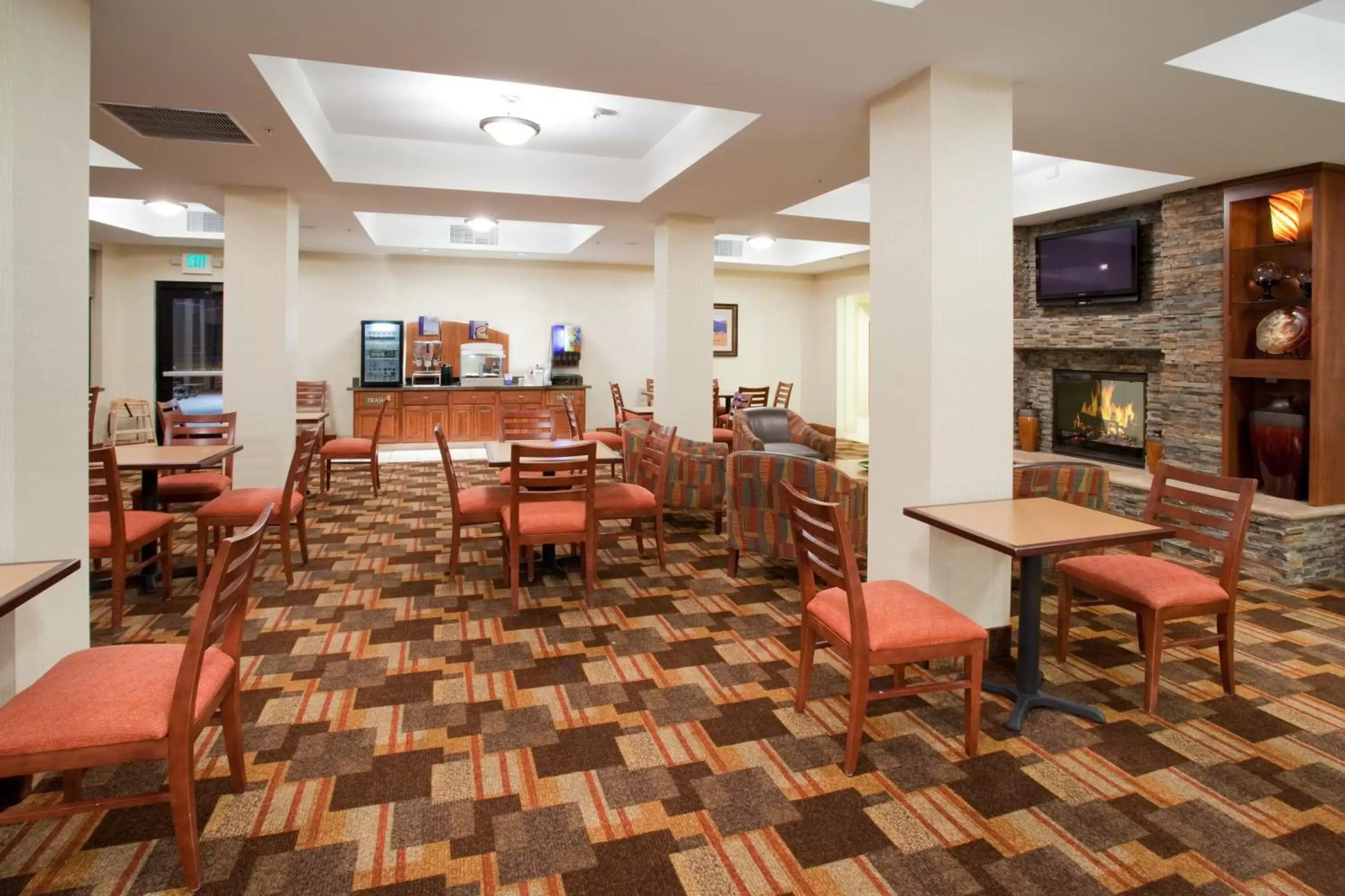 Breakfast, Restaurant/Places to Eat in Holiday Inn Express Hotel & Suites Loveland, an IHG Hotel