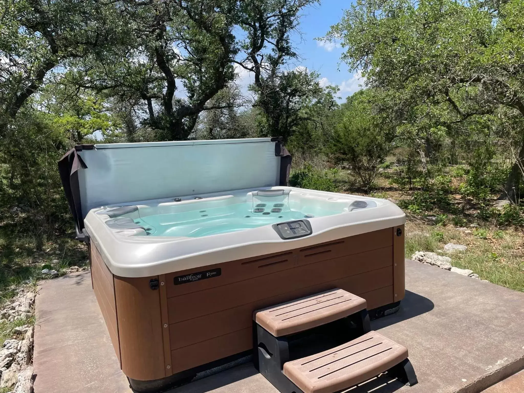 Hot Tub in Walnut Canyon Cabins