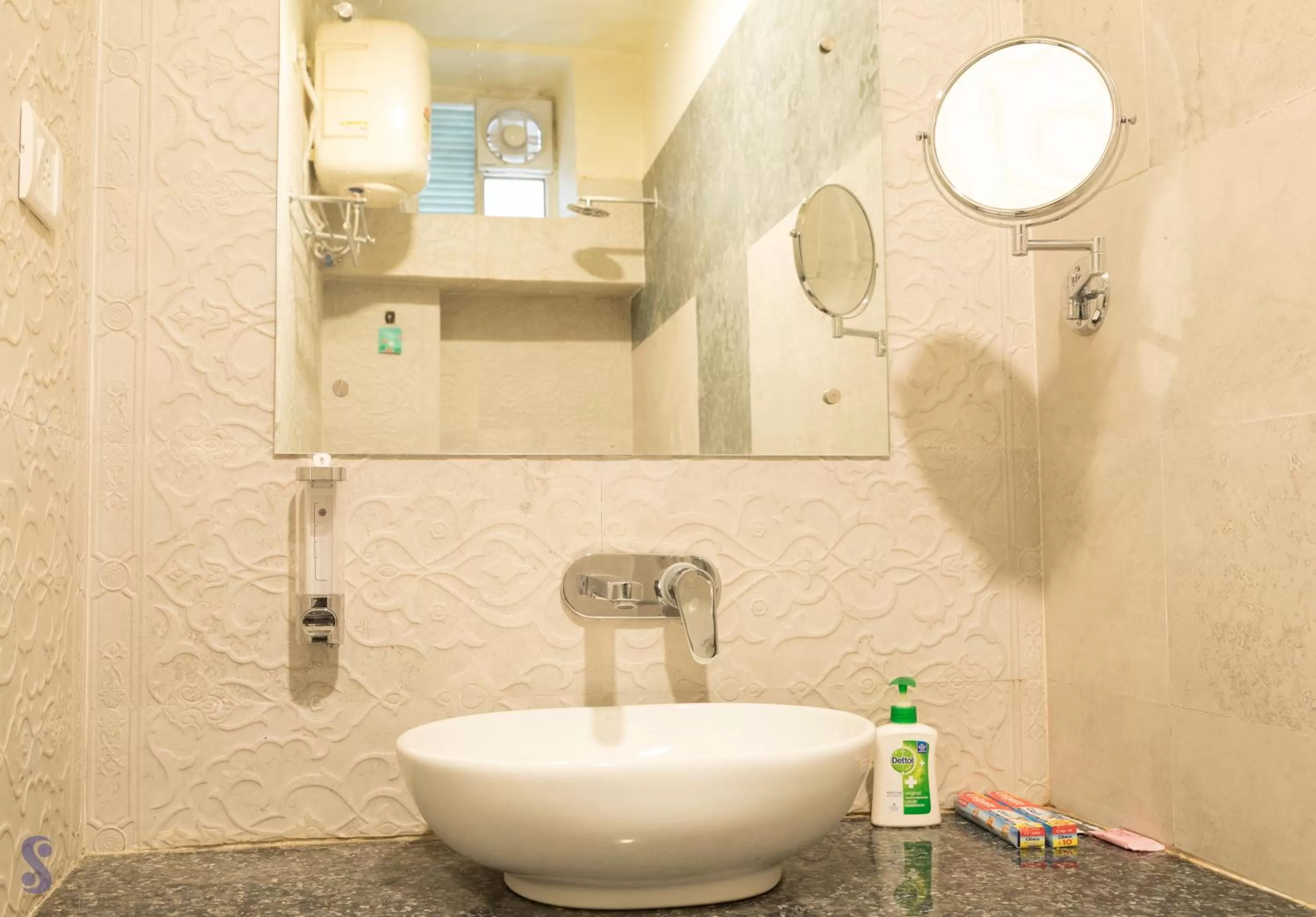 Bathroom in Safarnama Varanasi