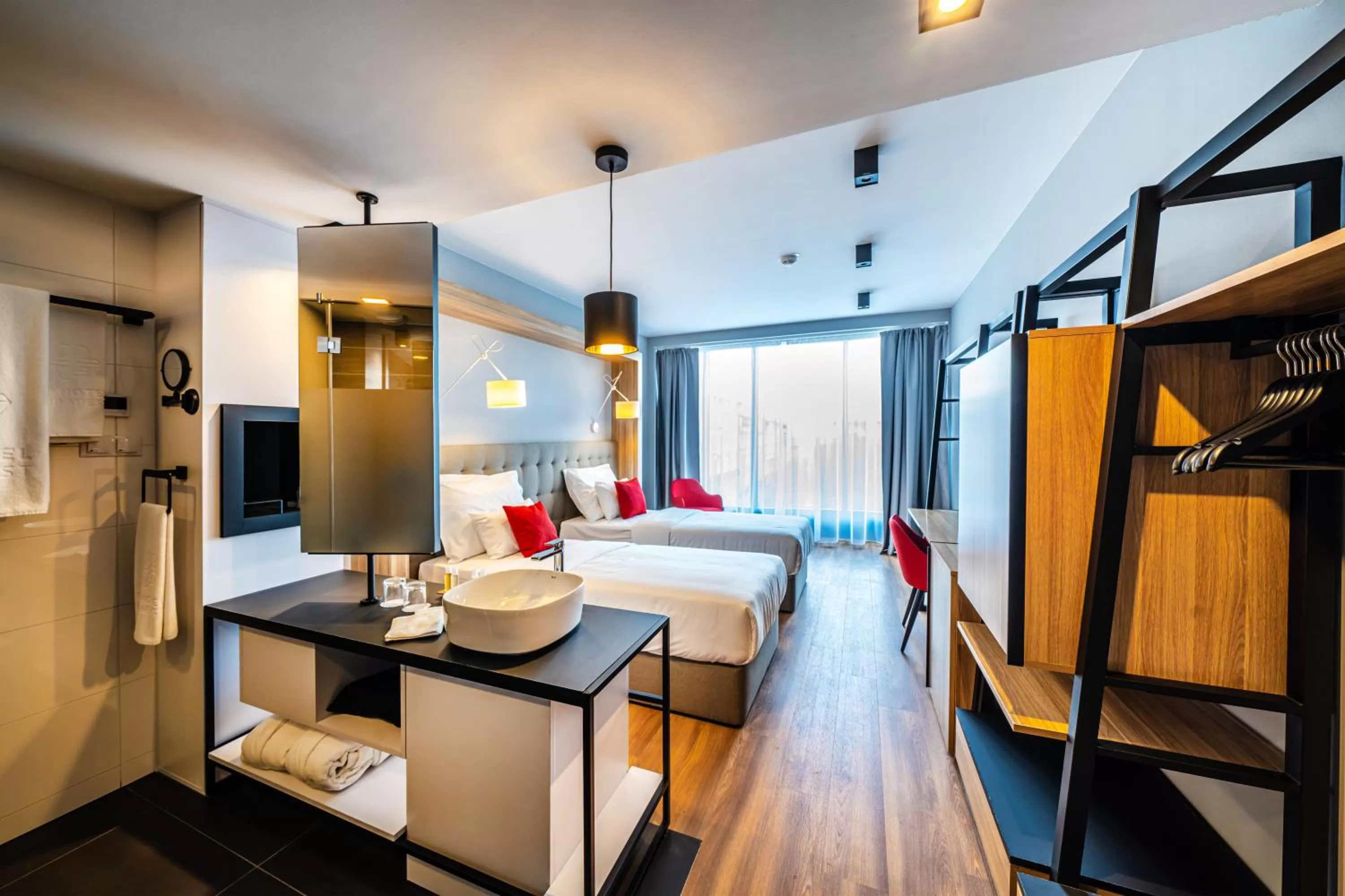 Bathroom, Bed in Up Hotel Budapest