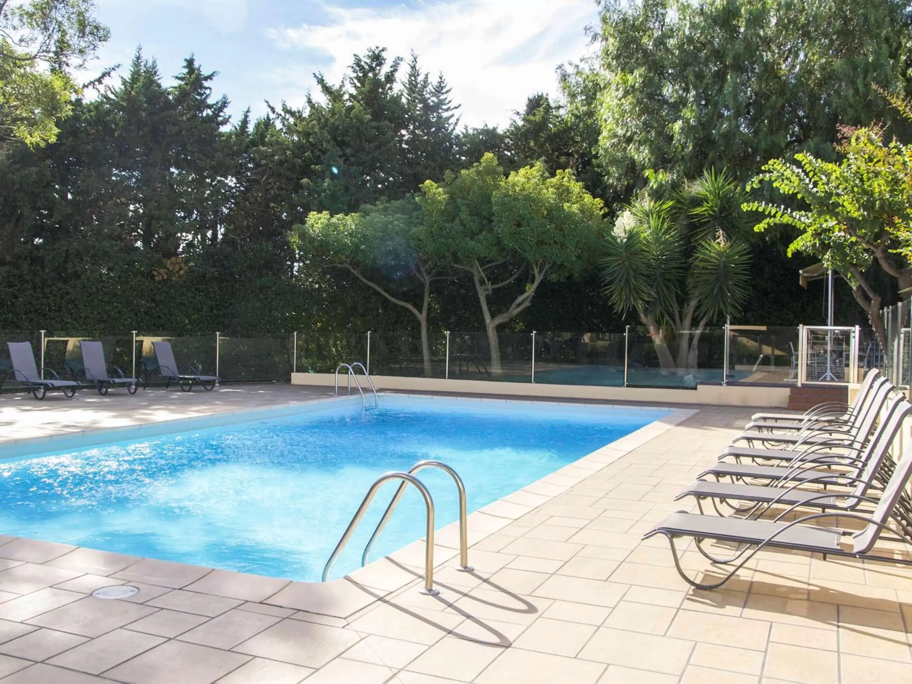 On site, Swimming Pool in Ibis styles Toulon la Seyne sur Mer