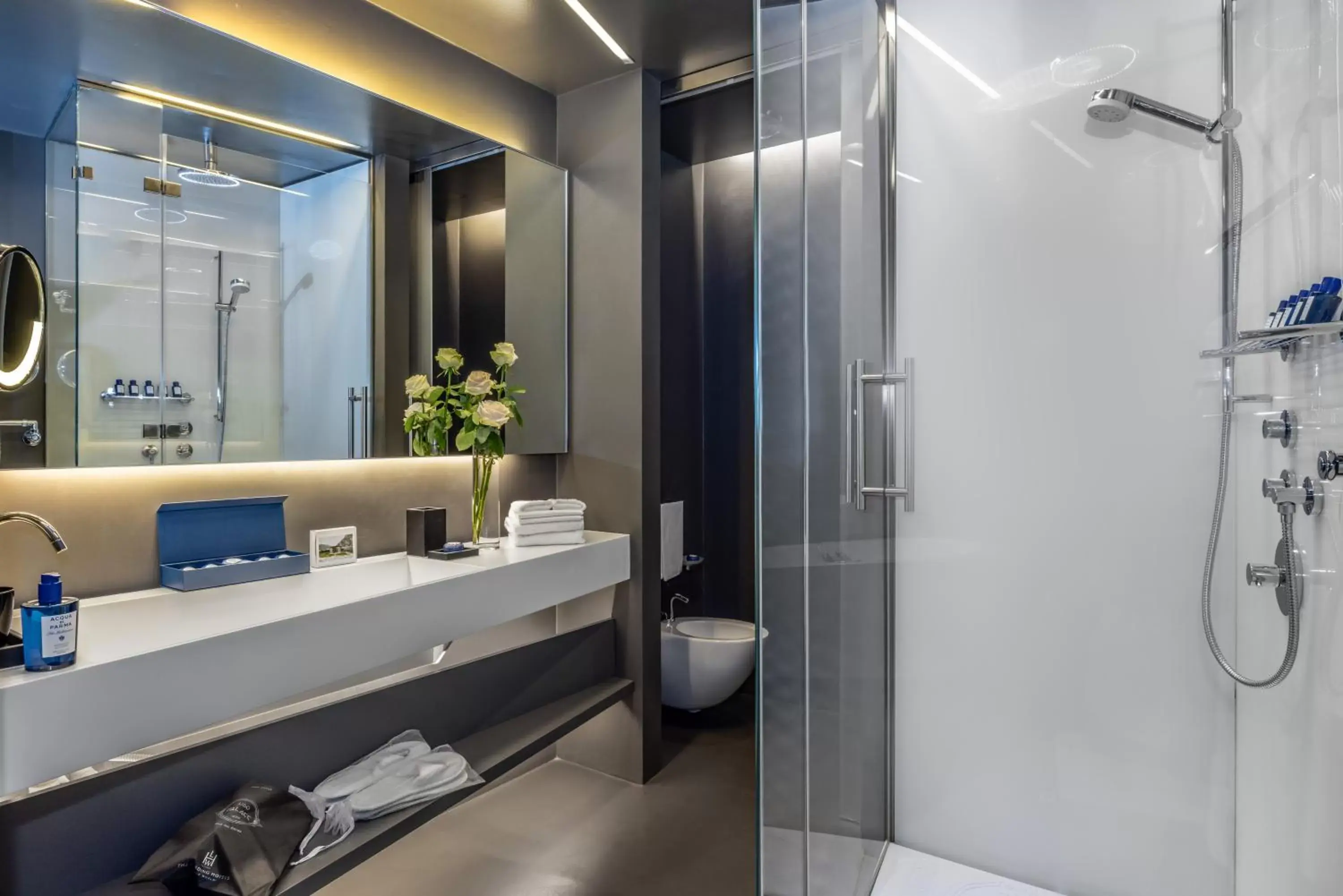 Shower, Bathroom in Lido Palace - The Leading Hotels of the World