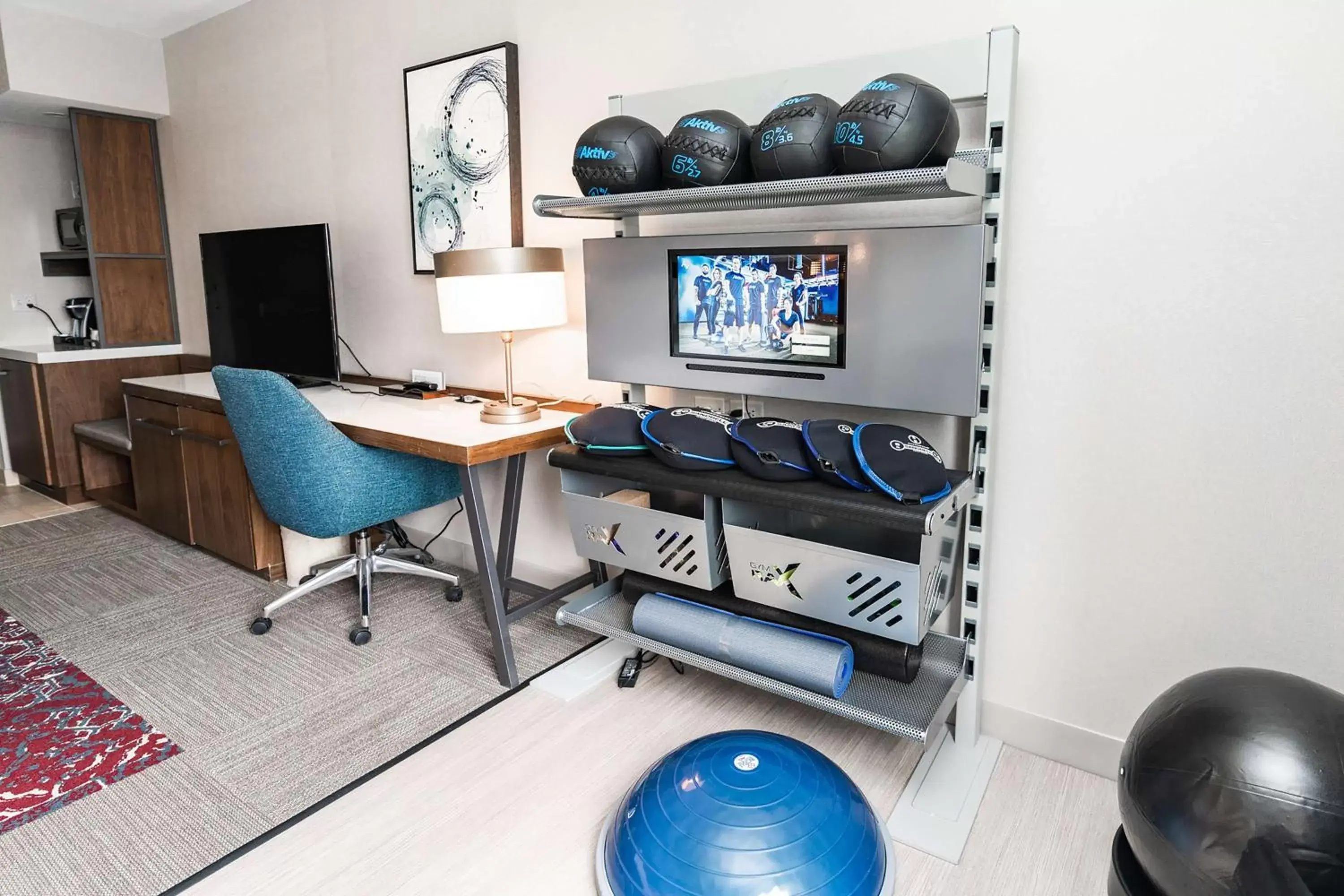 Bedroom, Fitness Center/Facilities in Hilton Garden Inn Fairfax