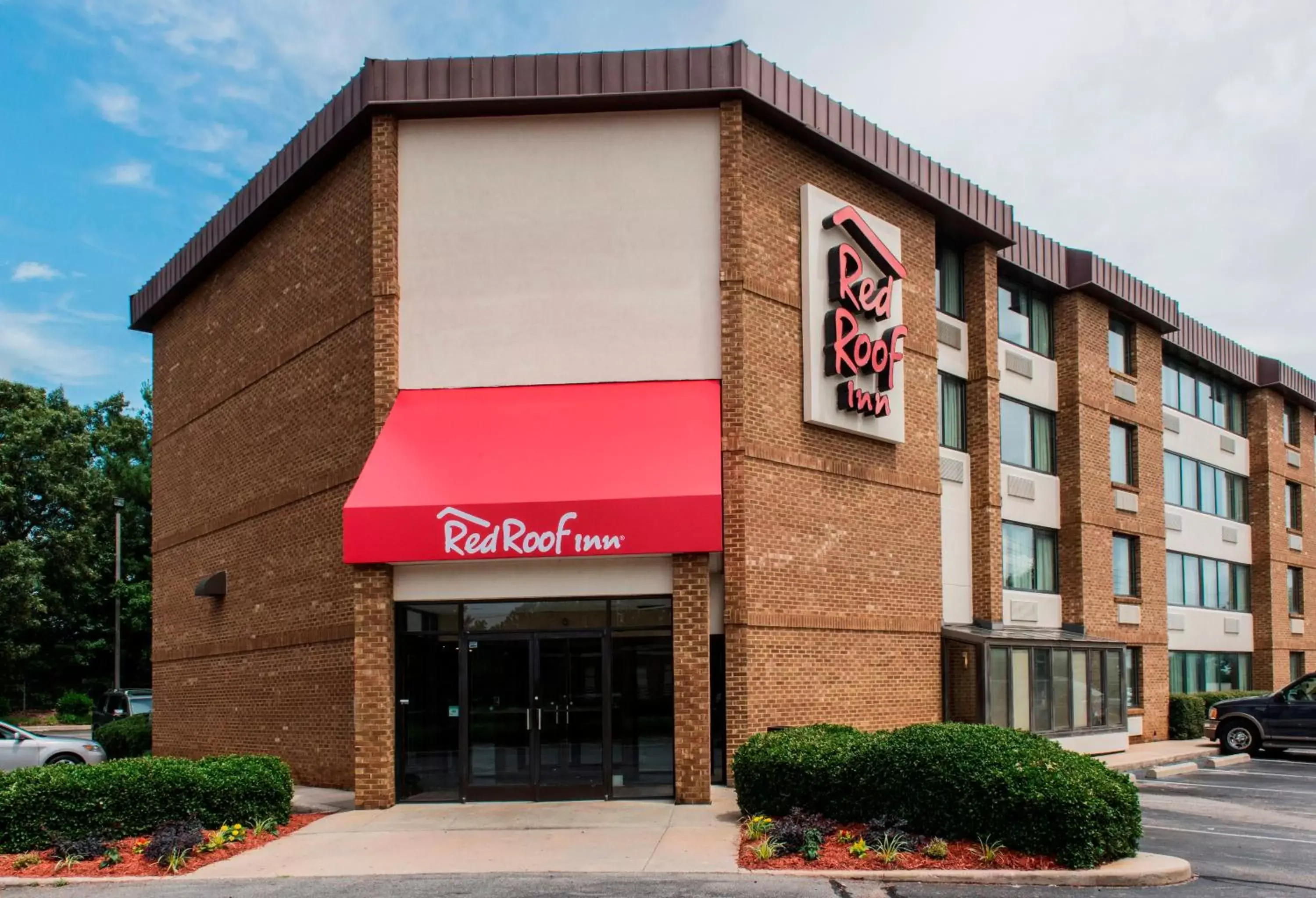 Property Building in Red Roof Inn Raleigh Southwest - Cary