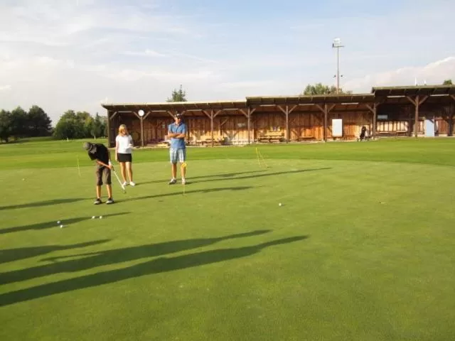 Golfcourse, Golf in Spa & Pool Apartment Hotel - Restaurant VILLA IVICA