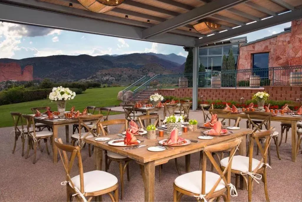 Banquet/Function facilities, Restaurant/Places to Eat in Garden of the Gods Club & Resort