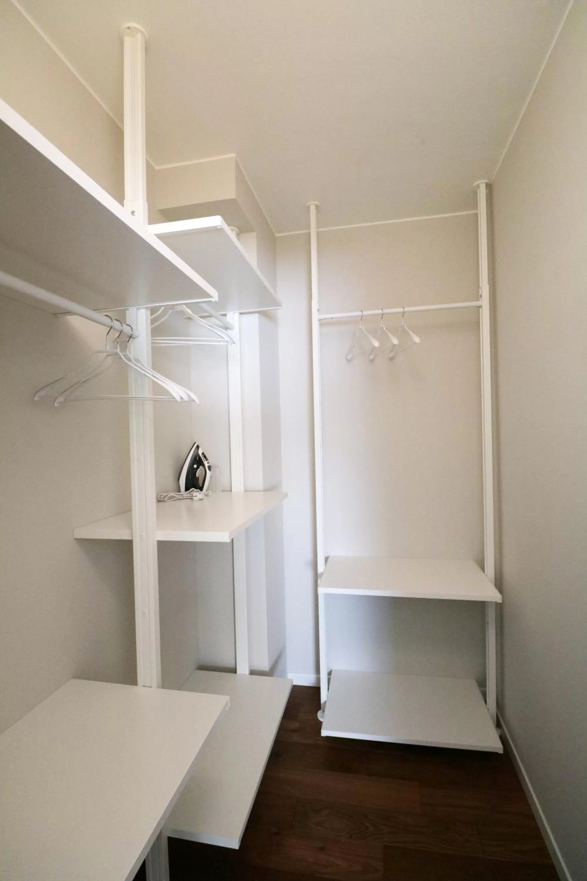 wardrobe in Aparthotel Isola