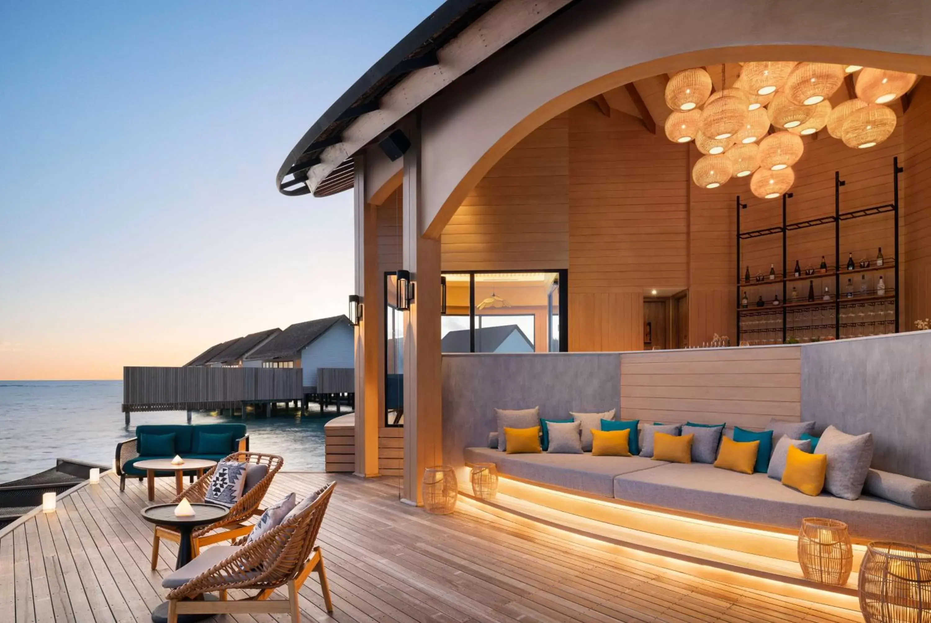 Lounge or bar in Hilton Maldives Amingiri Resort & Spa