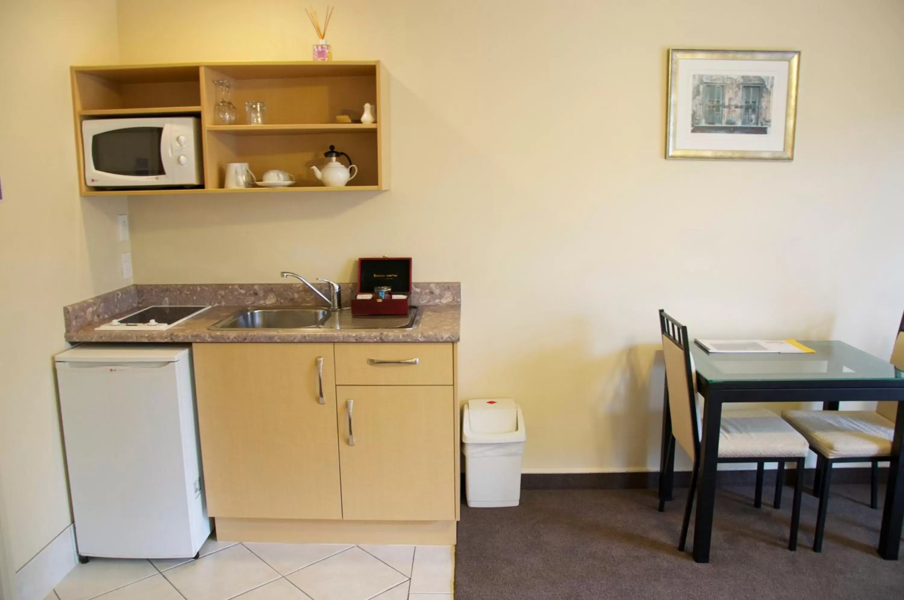 Kitchen/Kitchenette in Tuscany Villas Whakatane