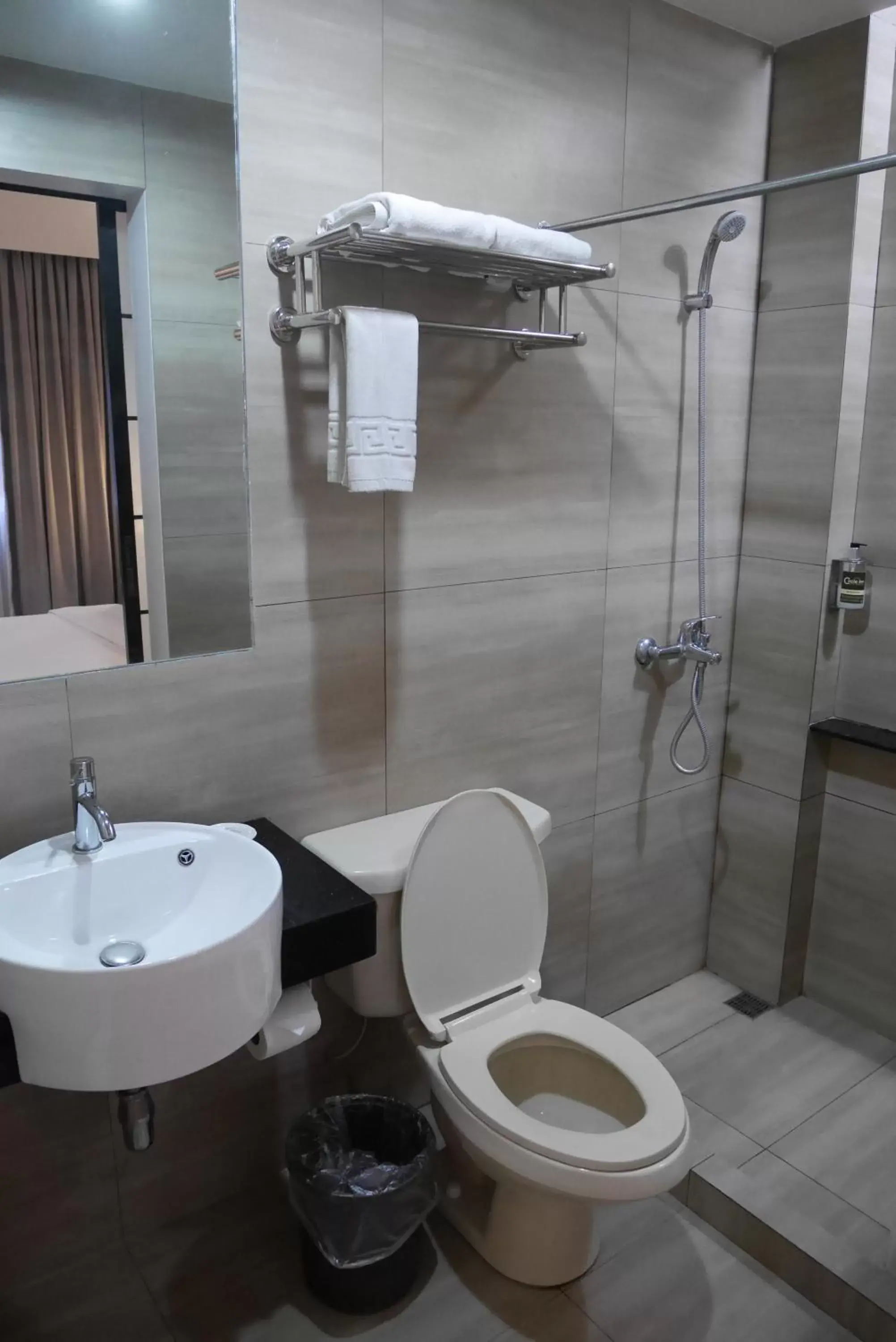 Shower, Bathroom in Circle Inn Hotel and Suites Bacolod