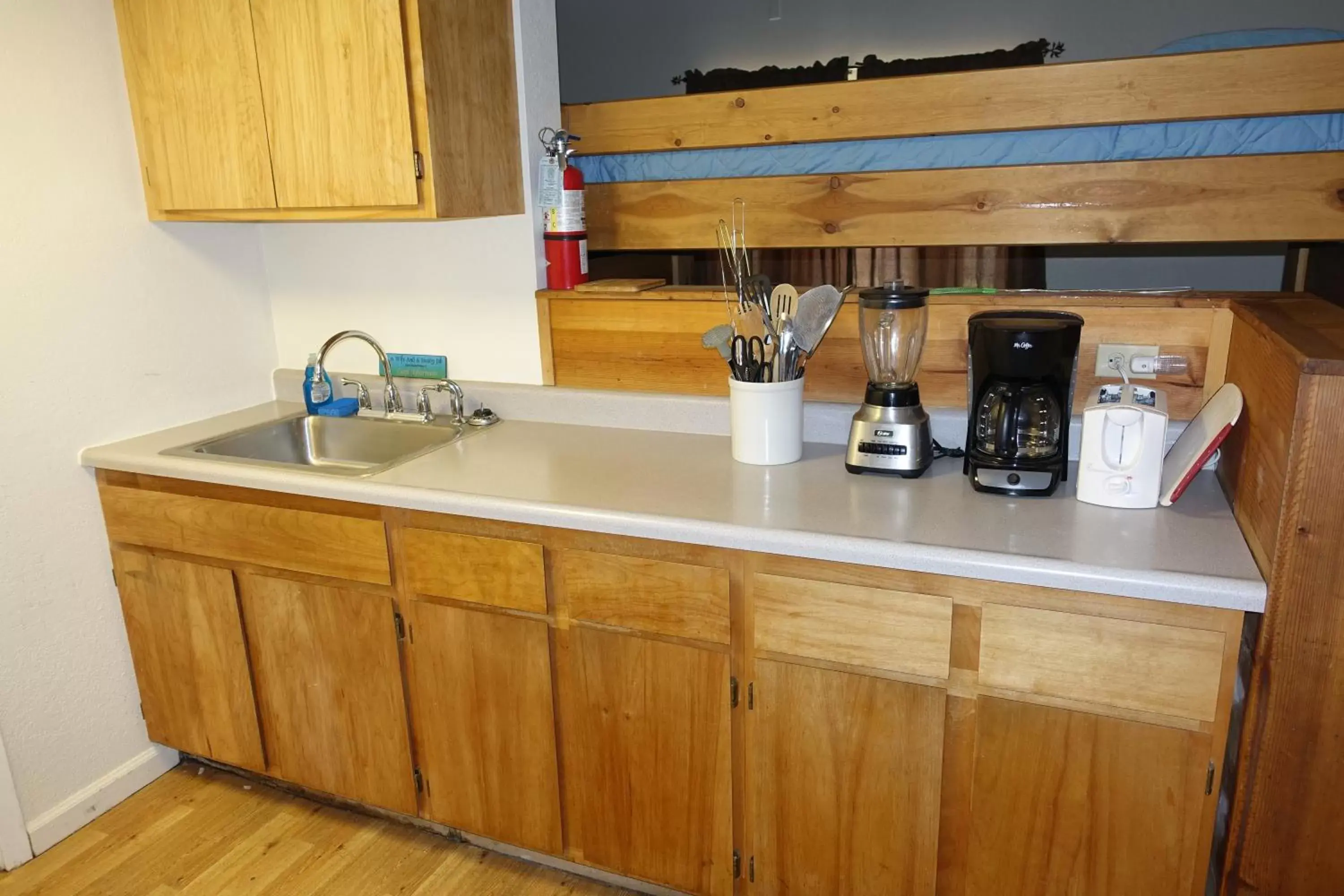 Coffee/tea facilities, Kitchen/Kitchenette in Big Meadow Lodge