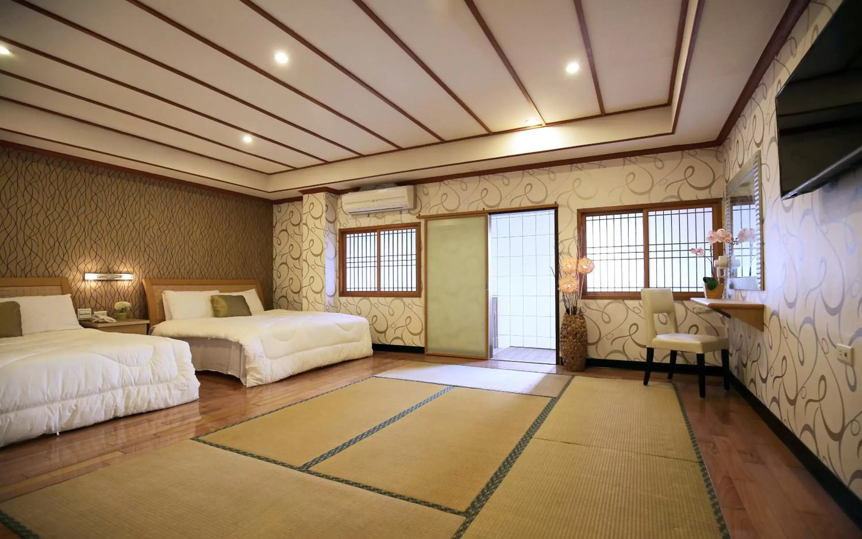 Photo of the whole room, Room Photo in Gorgeous Hot Spring Resort