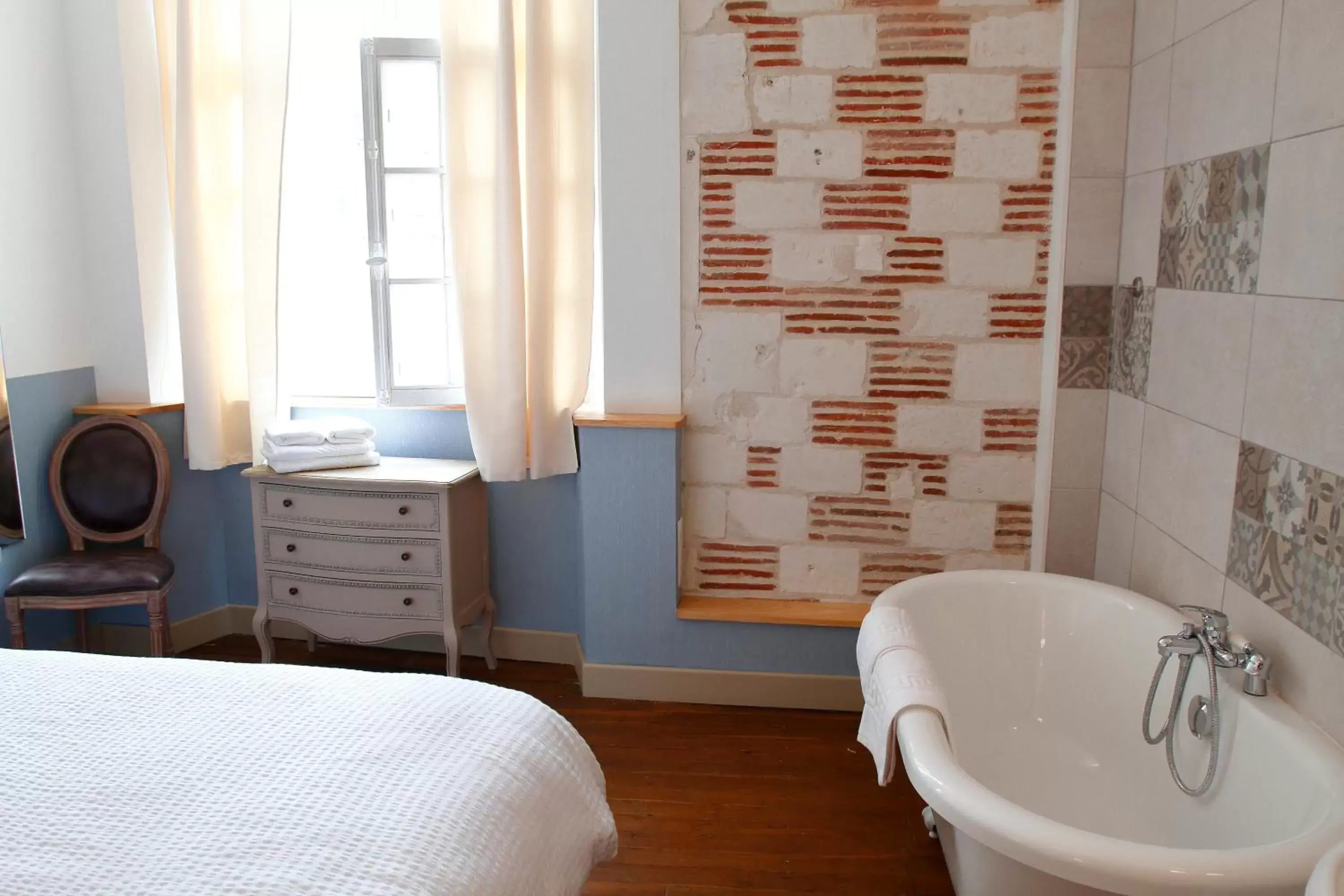 Bedroom, Bathroom in Hotel Saint Georges