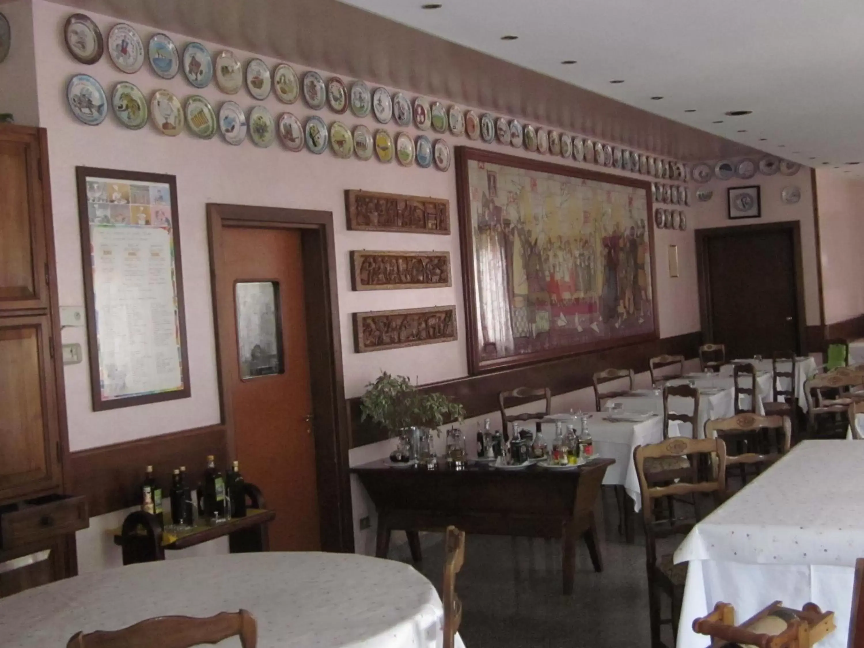 Restaurant/Places to Eat in Hotel Casale